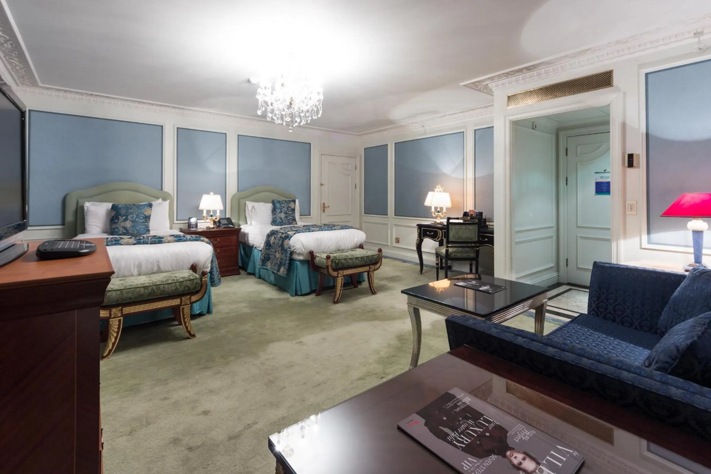 Bedroom, Bed in Bentley London