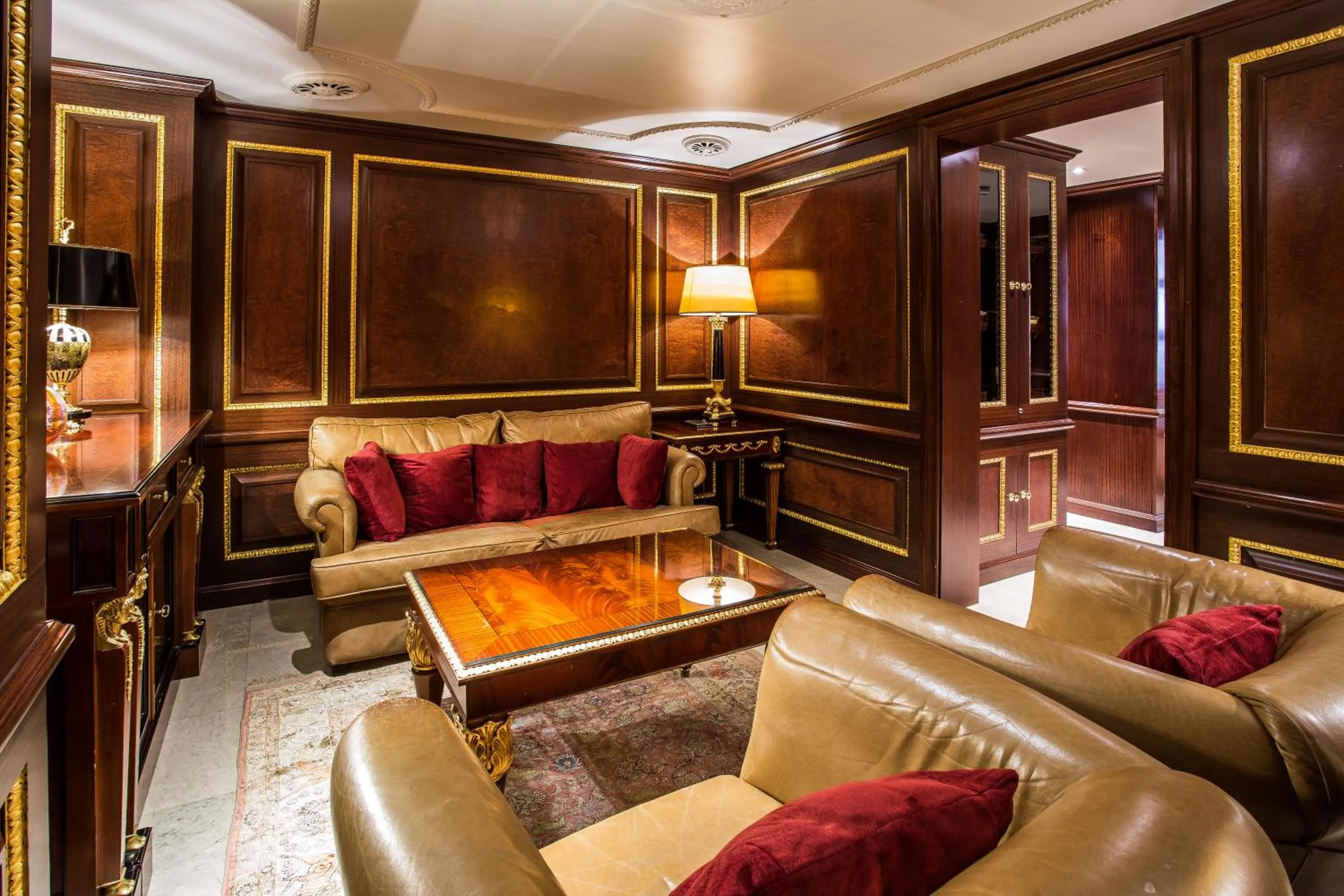 Lounge or bar in Bentley London