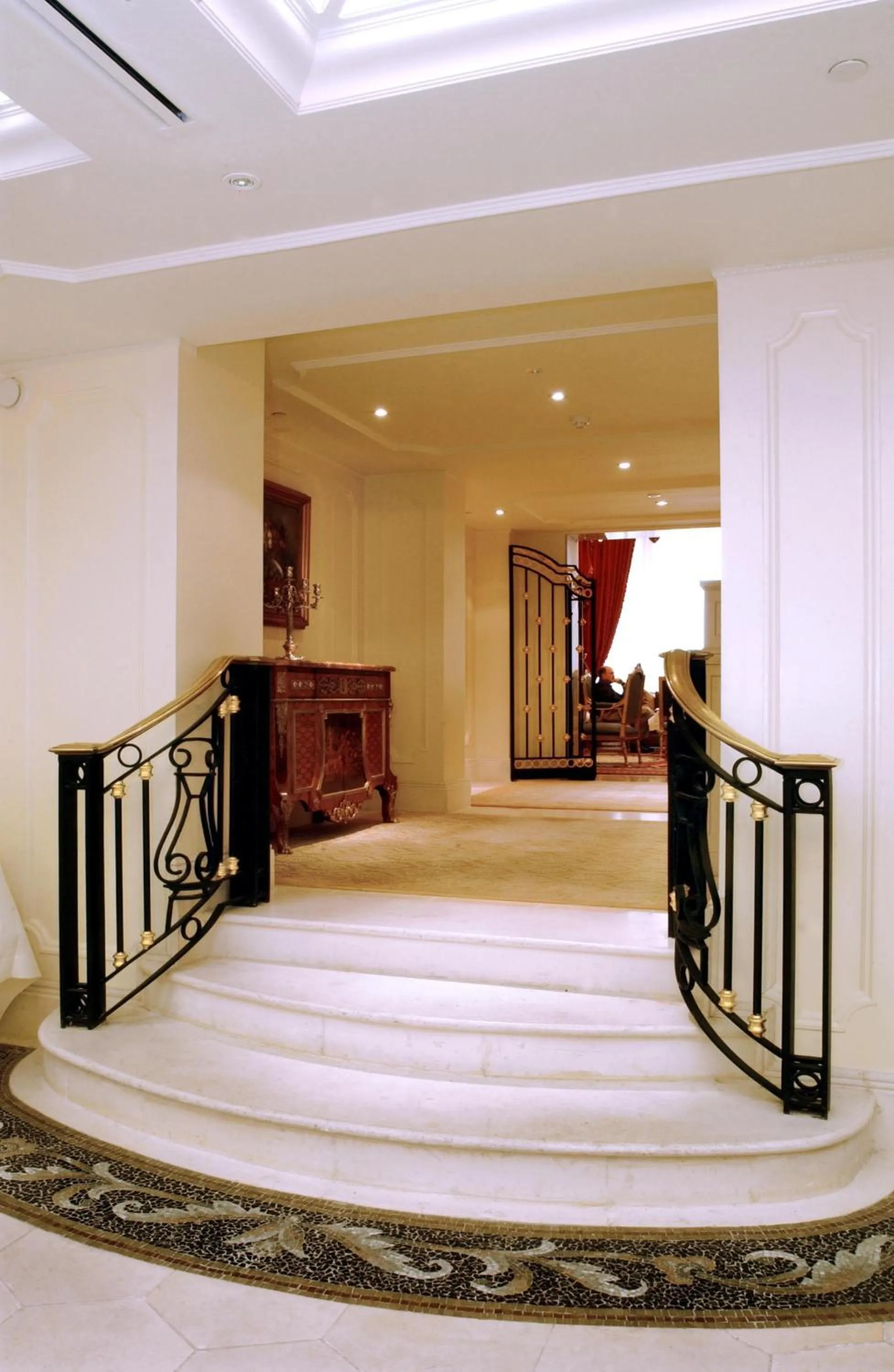 Lobby or reception, Bed in Bentley London