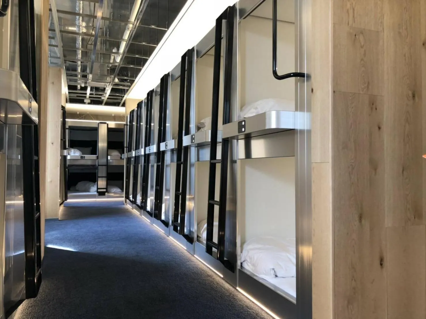 HEARTS Capsule Hotel & Spa HAKATA