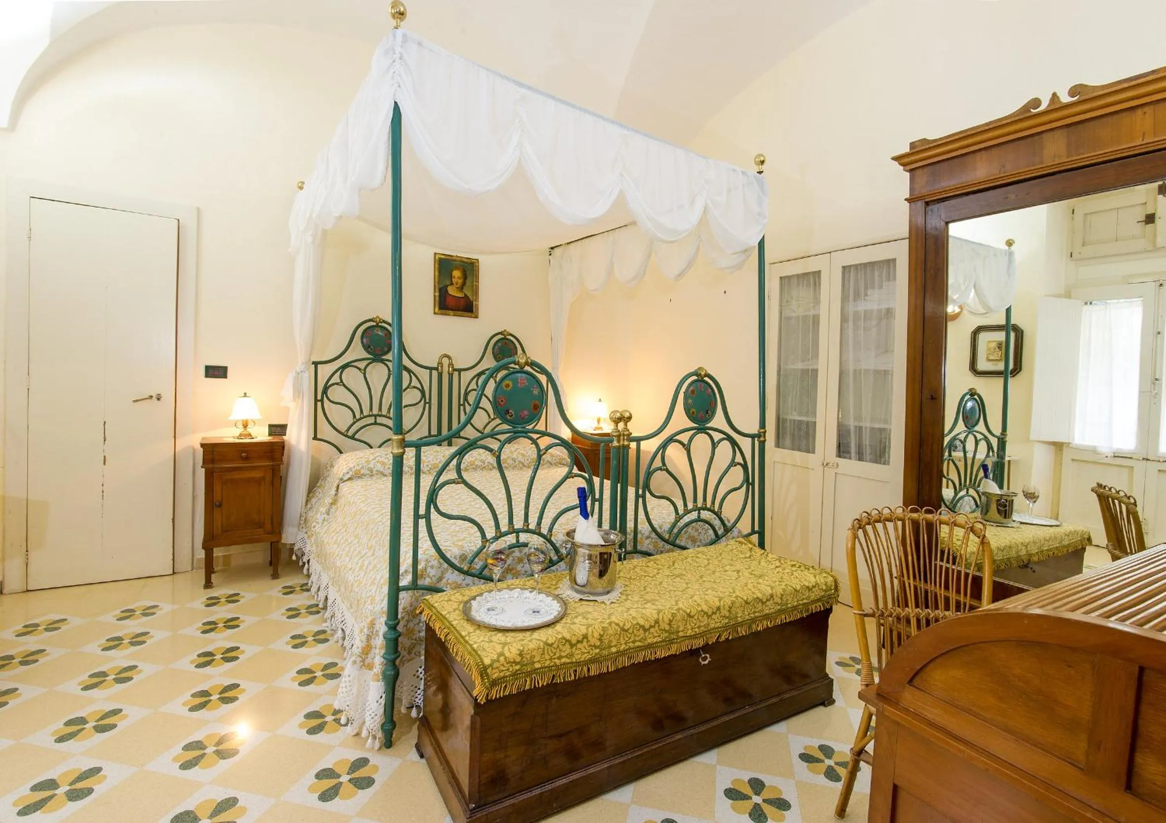 Bed in Villa La Meridiana - Caroli Hotels