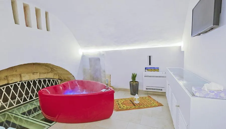 Hot Tub in Villa La Meridiana - Caroli Hotels