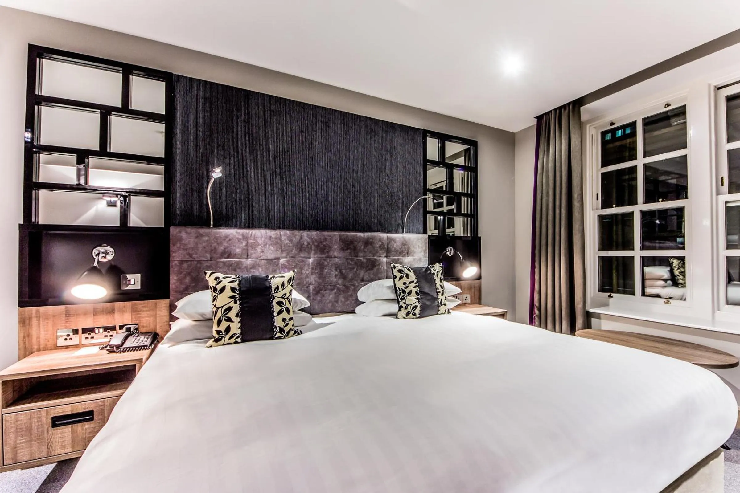 Bed in Courthouse Hotel London