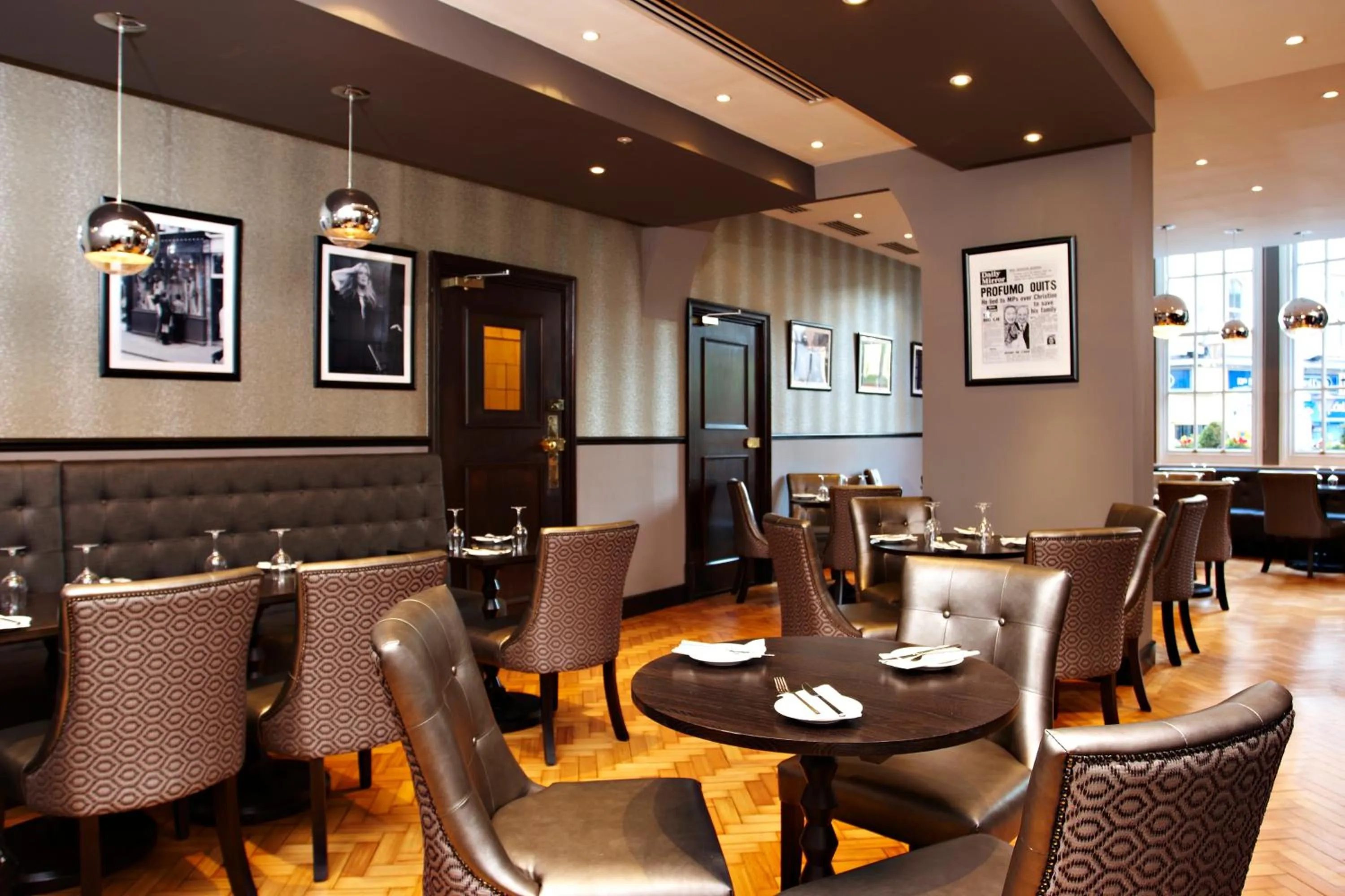 Restaurant/places to eat in Courthouse Hotel London