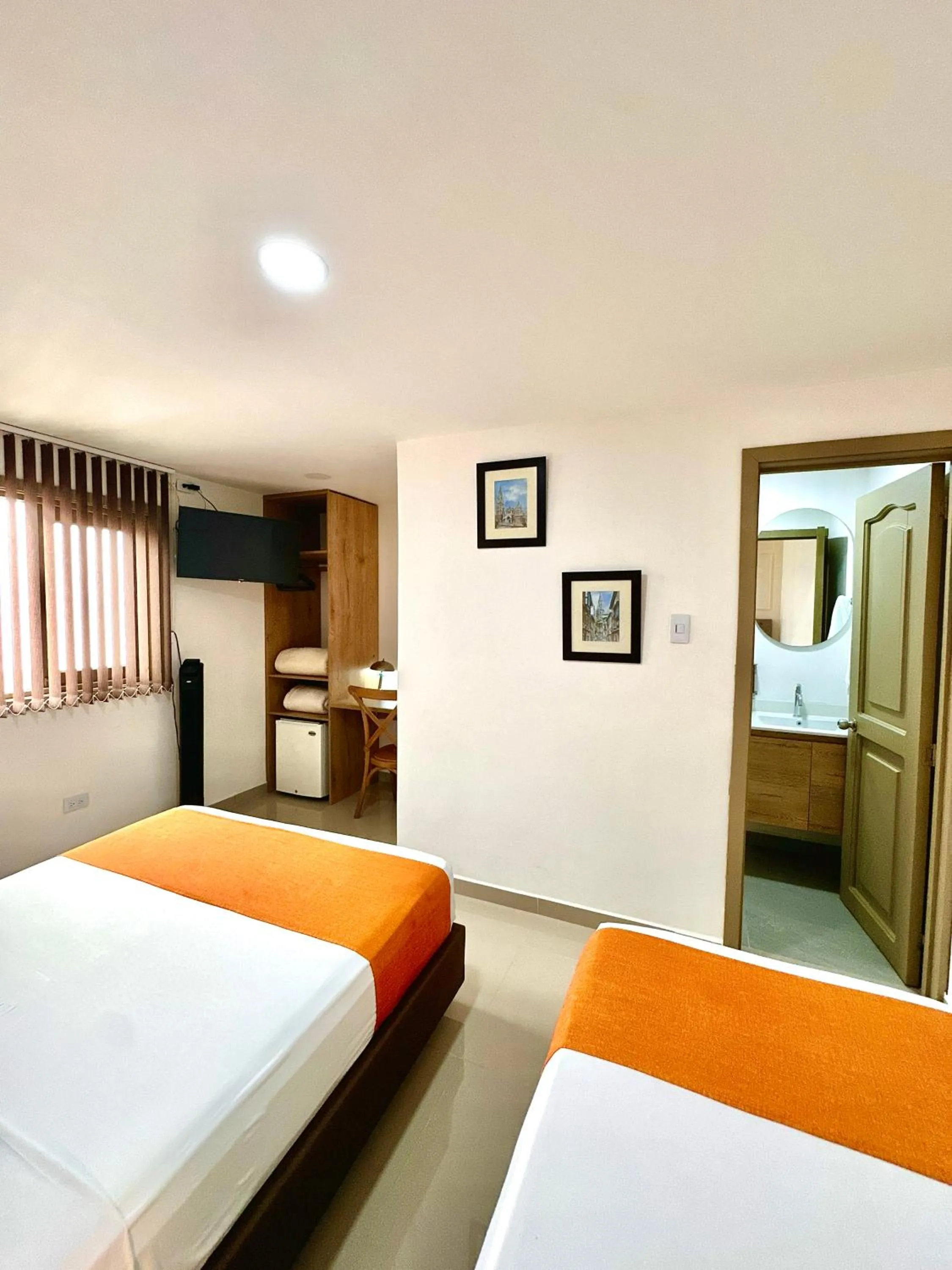 Bed in Hotel Cafe Cafe Avenida