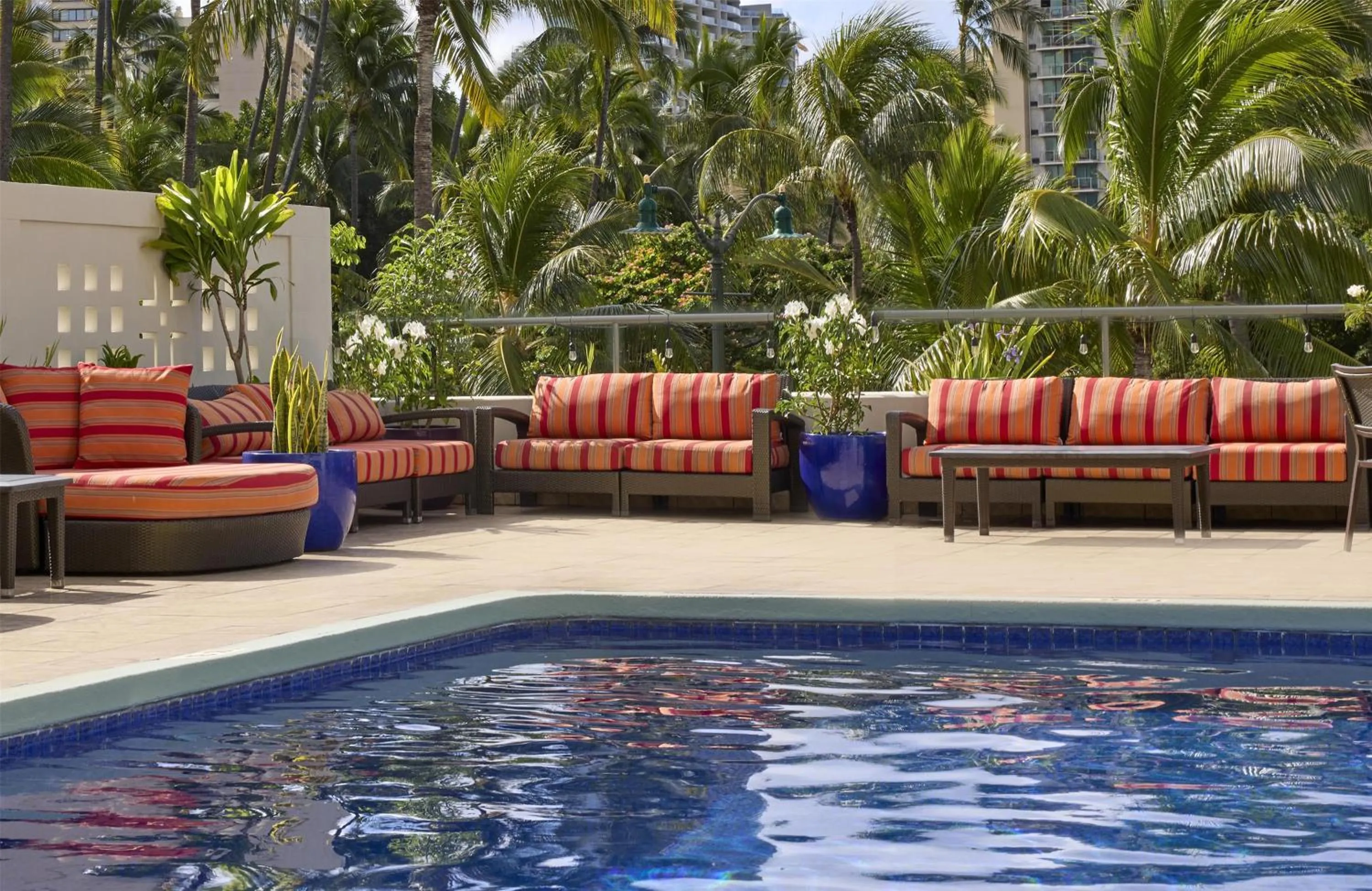 Garden in DoubleTree by Hilton Alana - Waikiki Beach