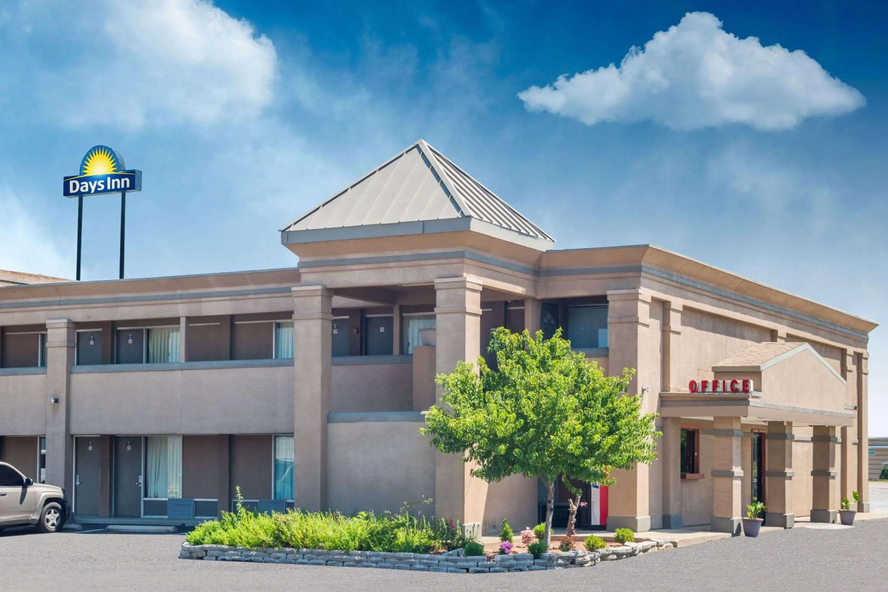 Property building in Days Inn by Wyndham Mt. Sterling