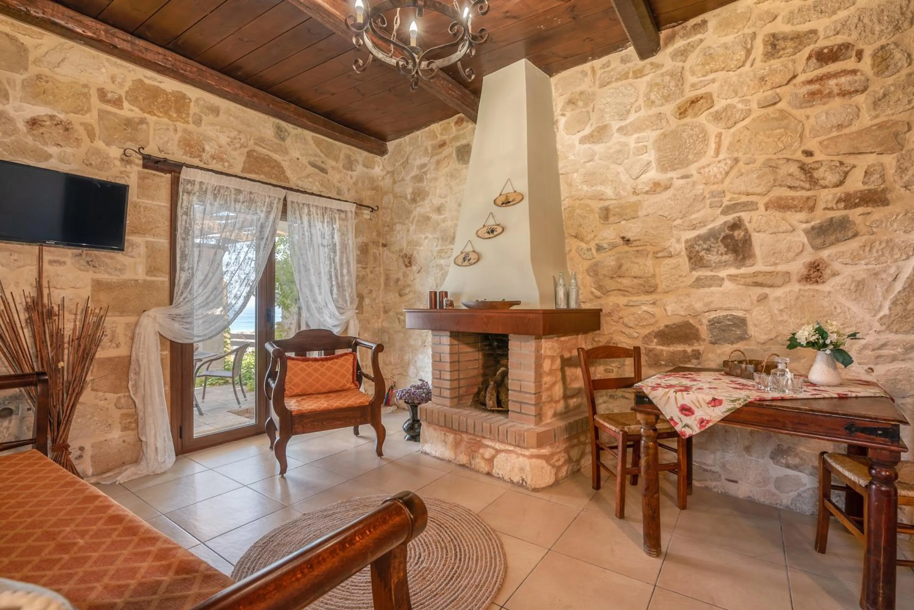 TV and multimedia in The Stonemade Houses