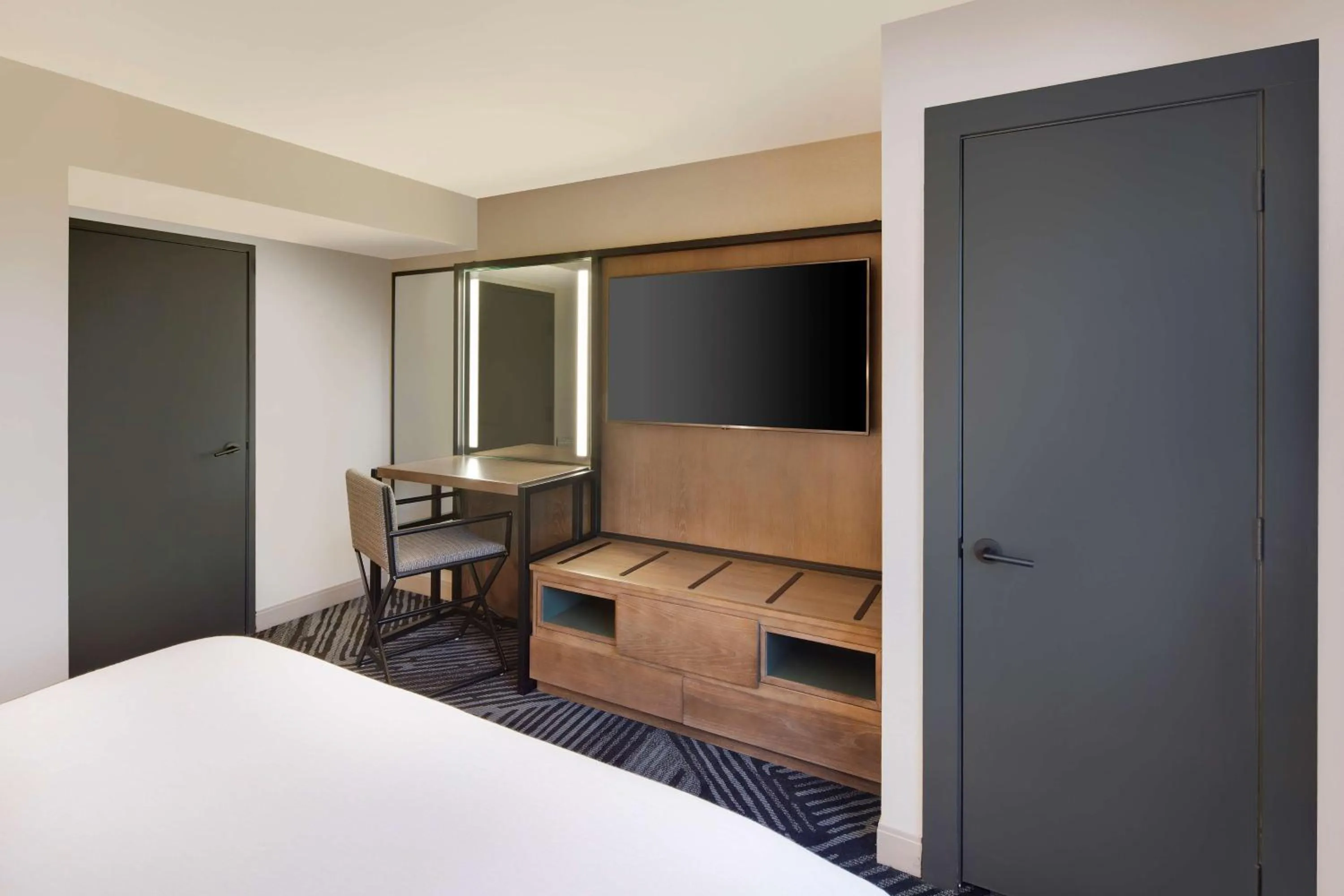 Bedroom, Bed in Embassy Suites by Hilton San Rafael Marin County