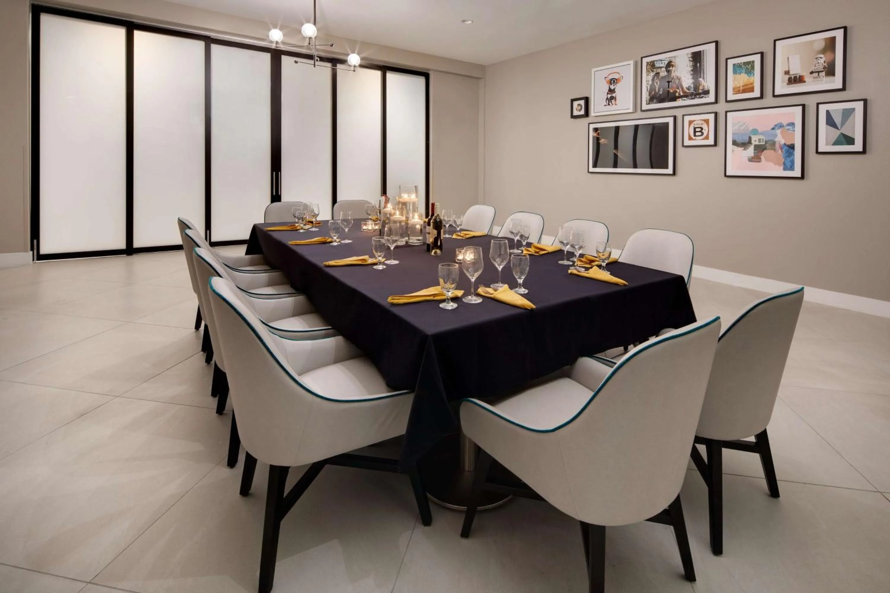 Restaurant/places to eat in Embassy Suites by Hilton San Rafael Marin County