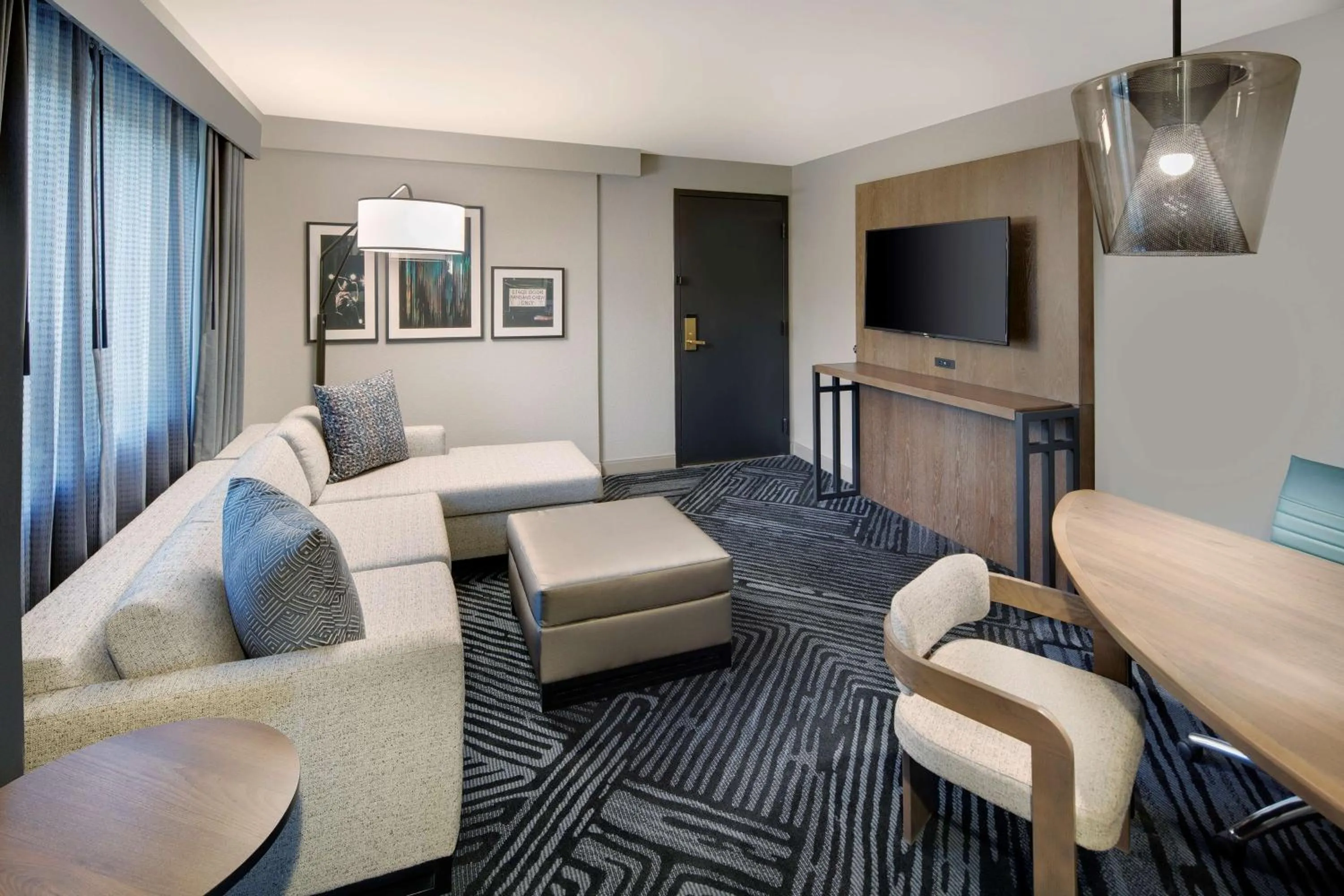 Bedroom in Embassy Suites by Hilton San Rafael Marin County