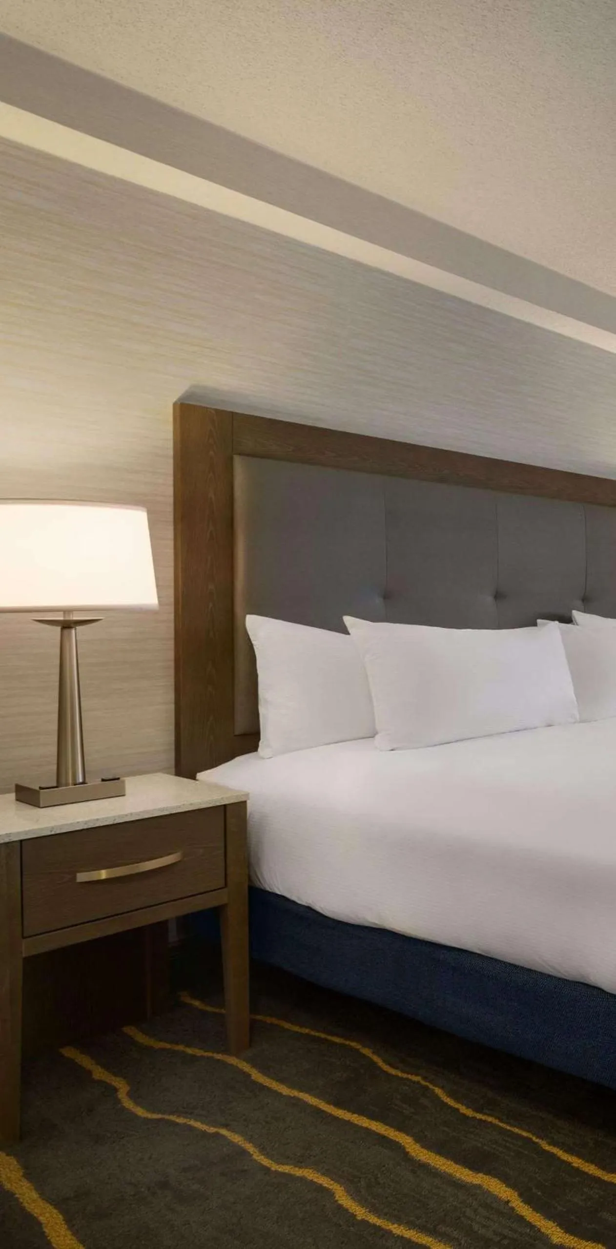 Bed in DoubleTree by Hilton Hotel Albuquerque