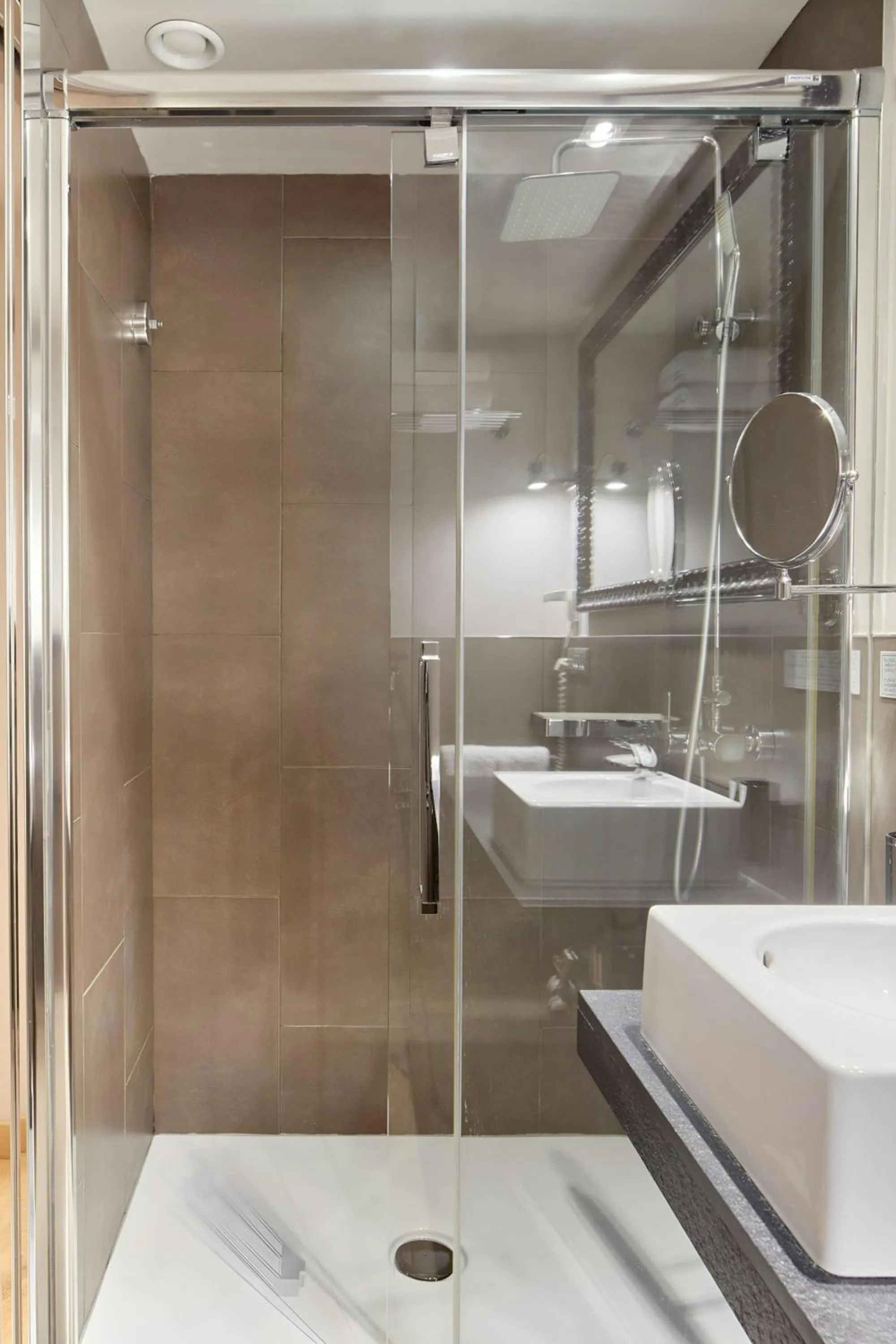 Bathroom in Hotel Vasanta