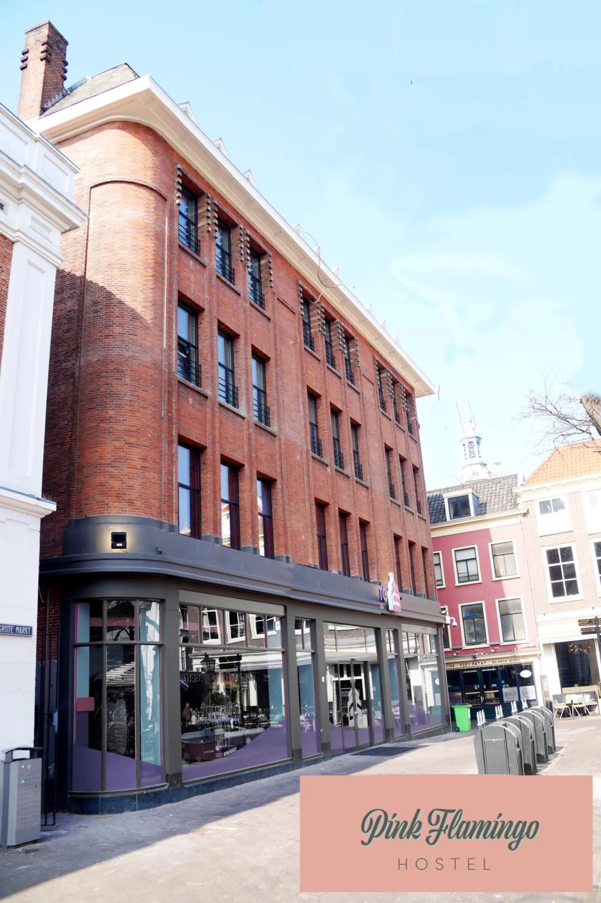 Double Room with Private Bathroom in Pink Flamingo Boutique Hostel