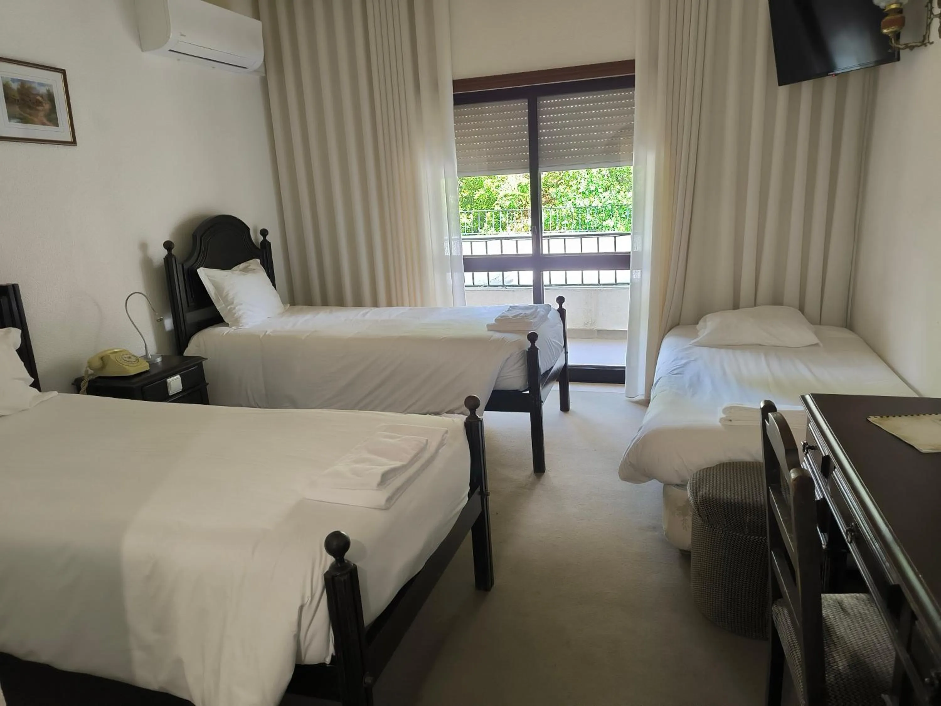 Photo of the whole room, Bed in Lavanda Hotel Mira Serra