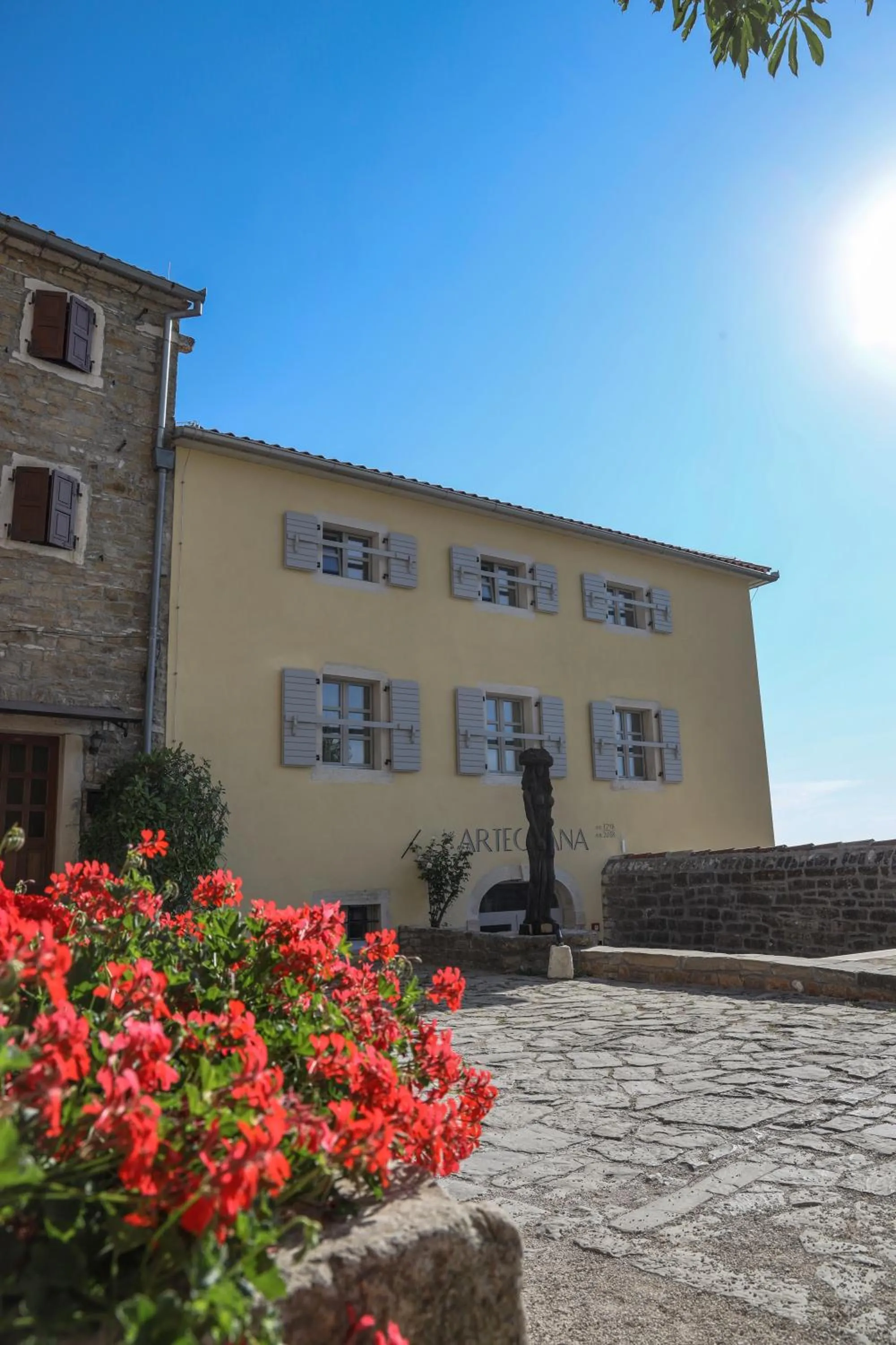 Property building in B&B Artegnana 1798