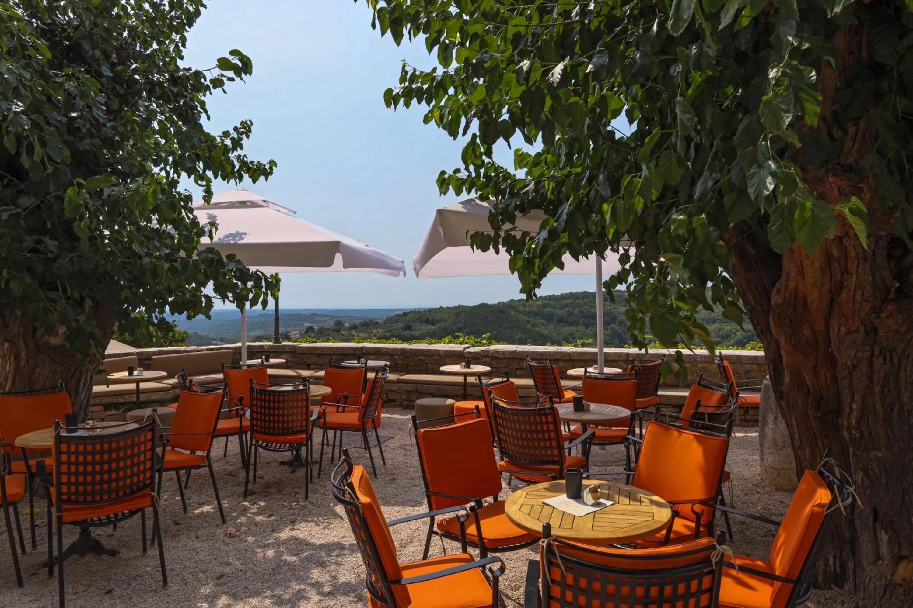 Restaurant/places to eat in B&B Artegnana 1798