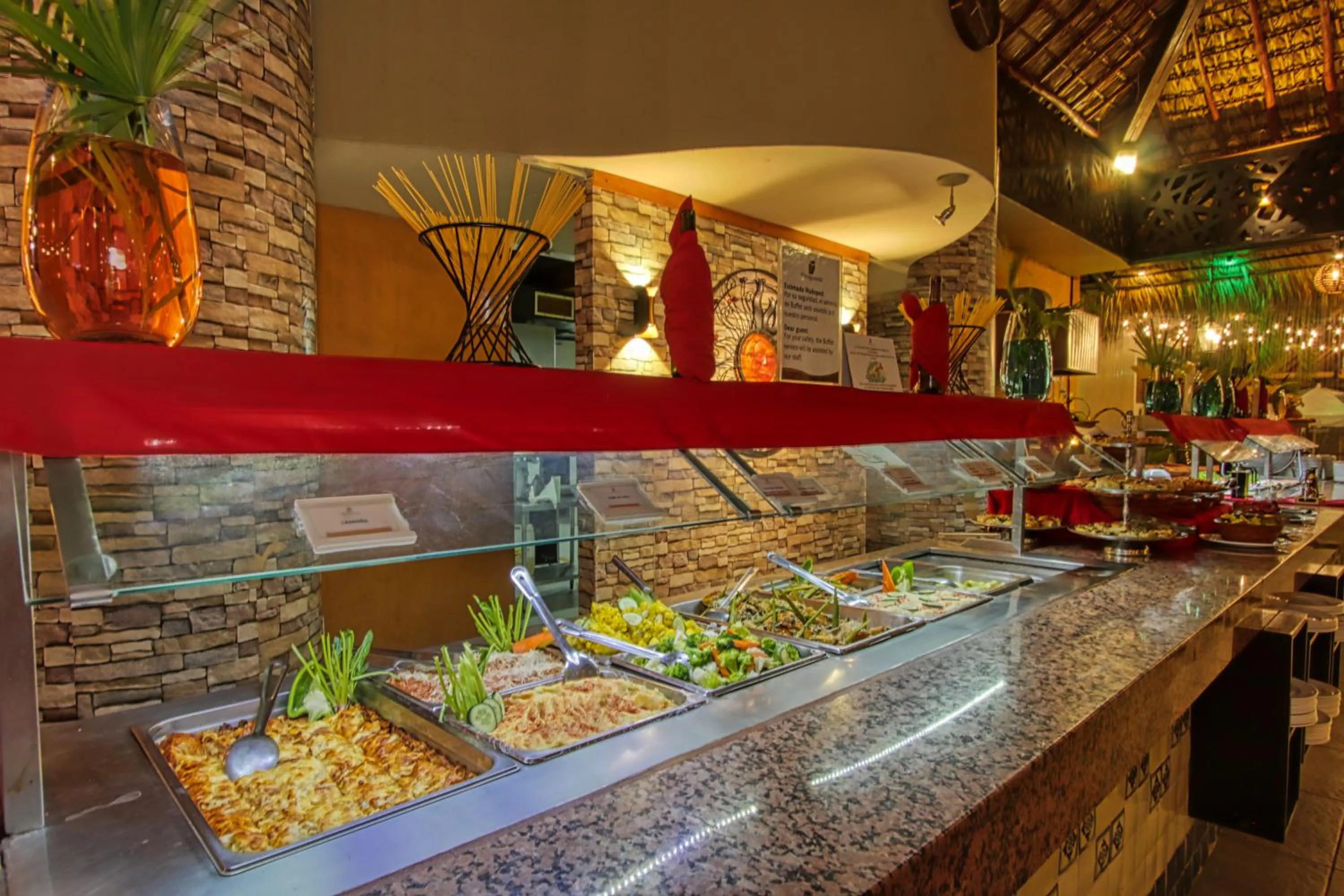 Restaurant/places to eat in Binniguenda Huatulco & Beach Club
