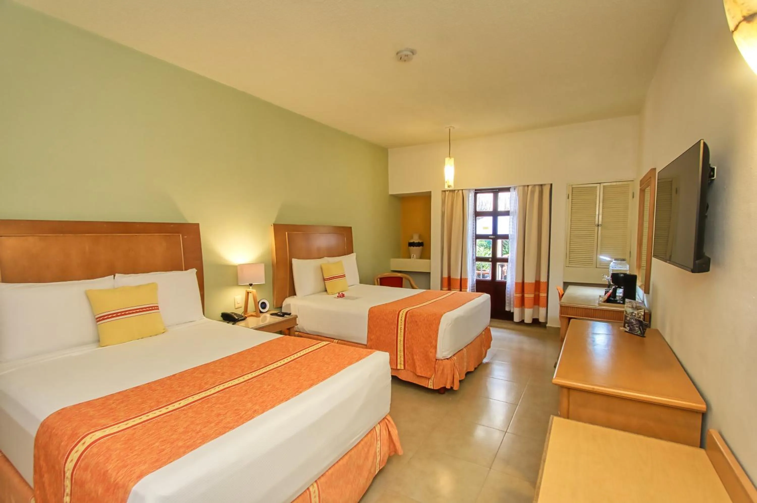 Bed in Binniguenda Huatulco & Beach Club