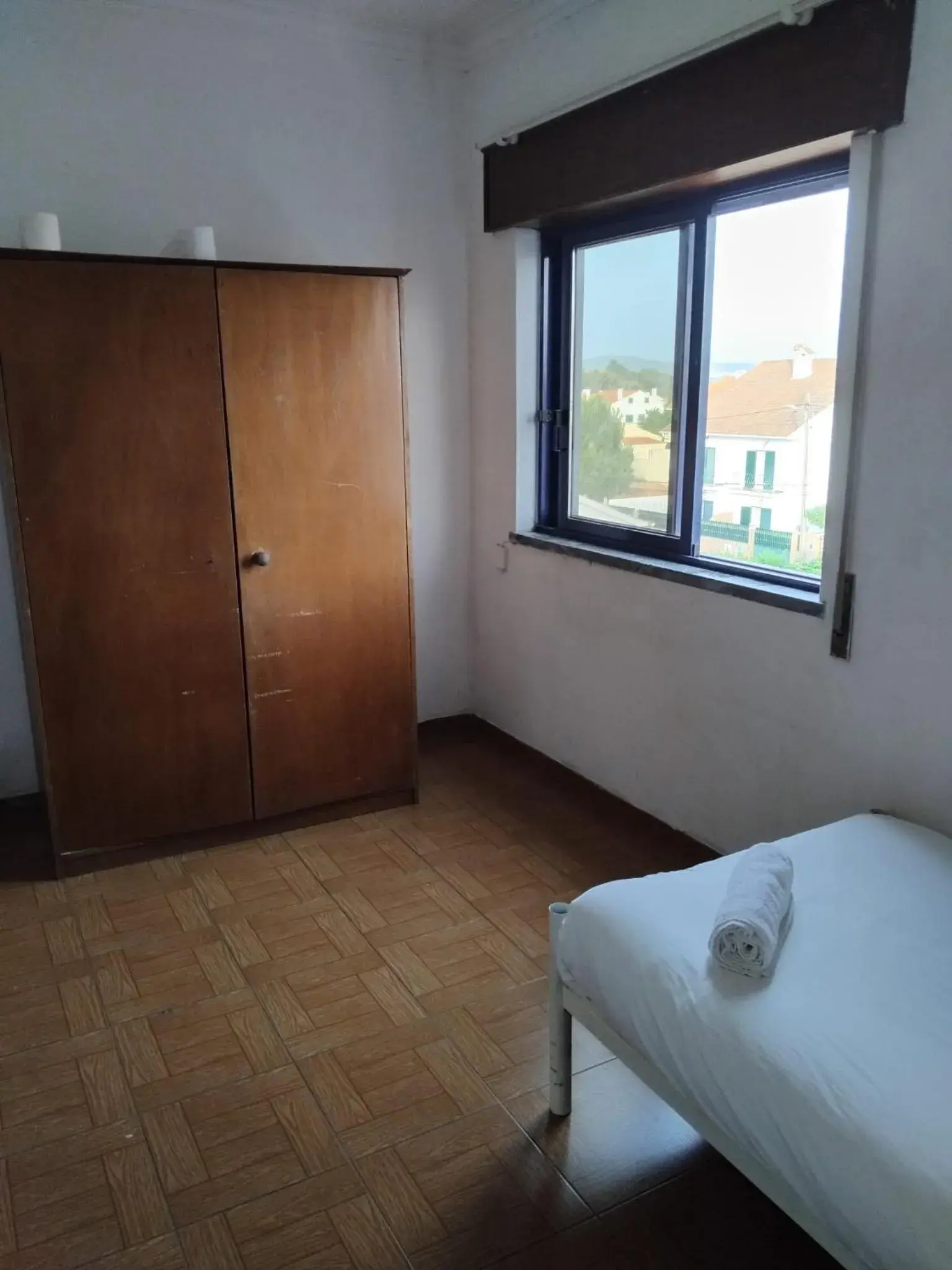 Double or Twin Room with Shared Bathroom in Come Inn Sesimbra Double or Twin Room with Shared Bathroom in Come Inn Sesimbra