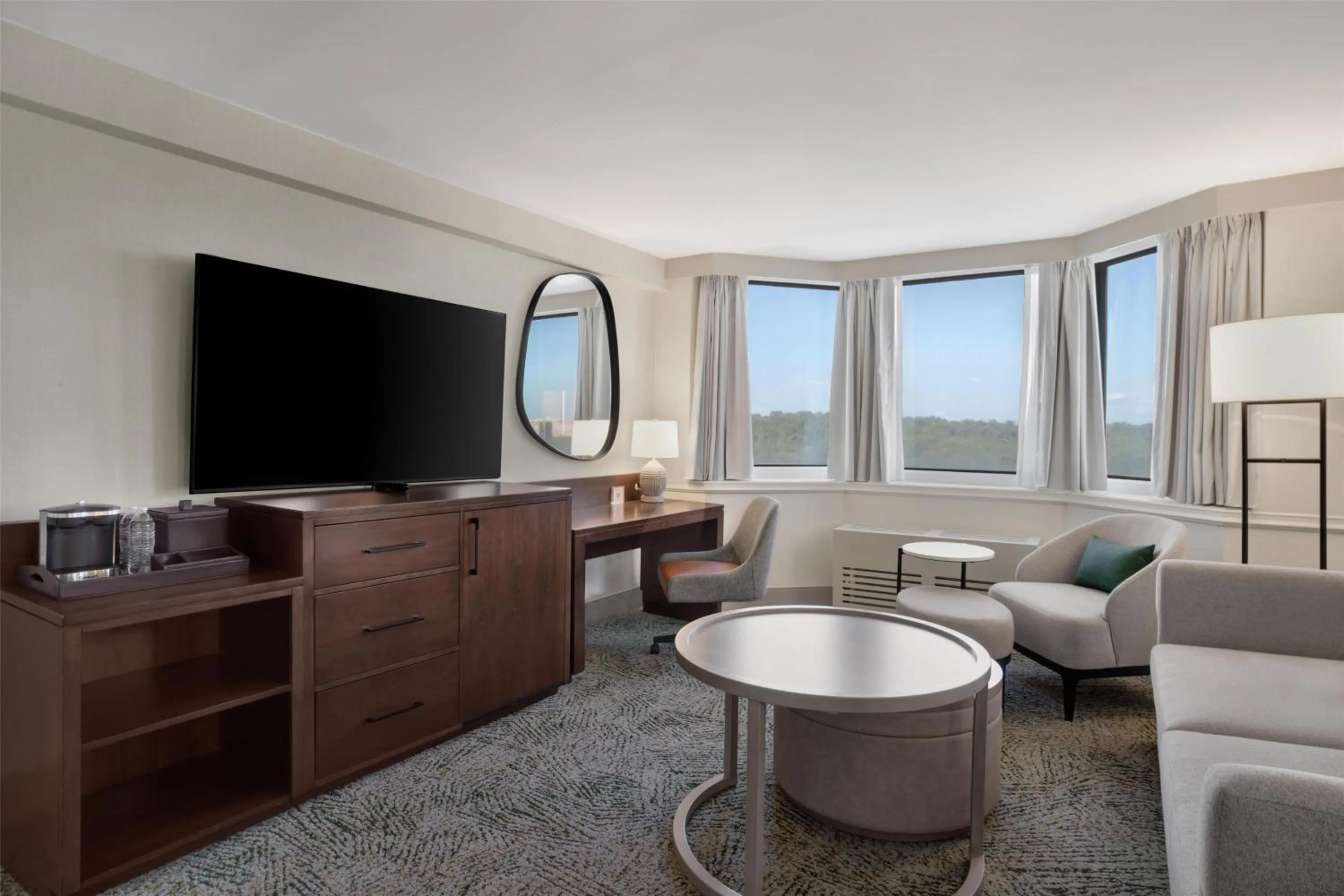 Living room in Hilton Arlington National Landing