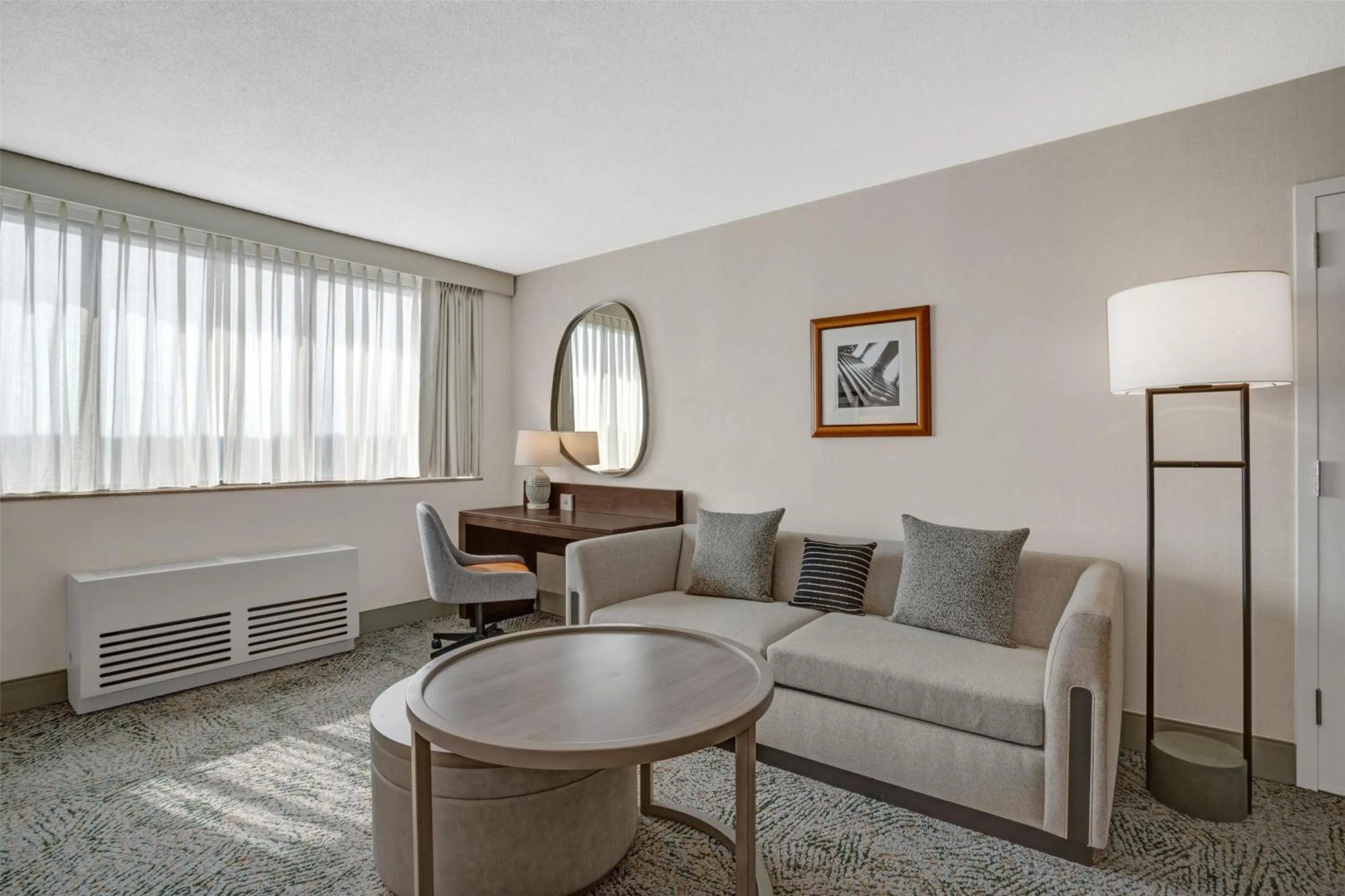 Living room in Hilton Arlington National Landing