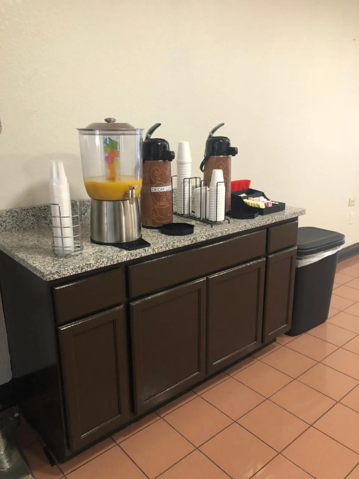 Lobby or reception in Red Roof Inn & Suites Lexington - Hamburg