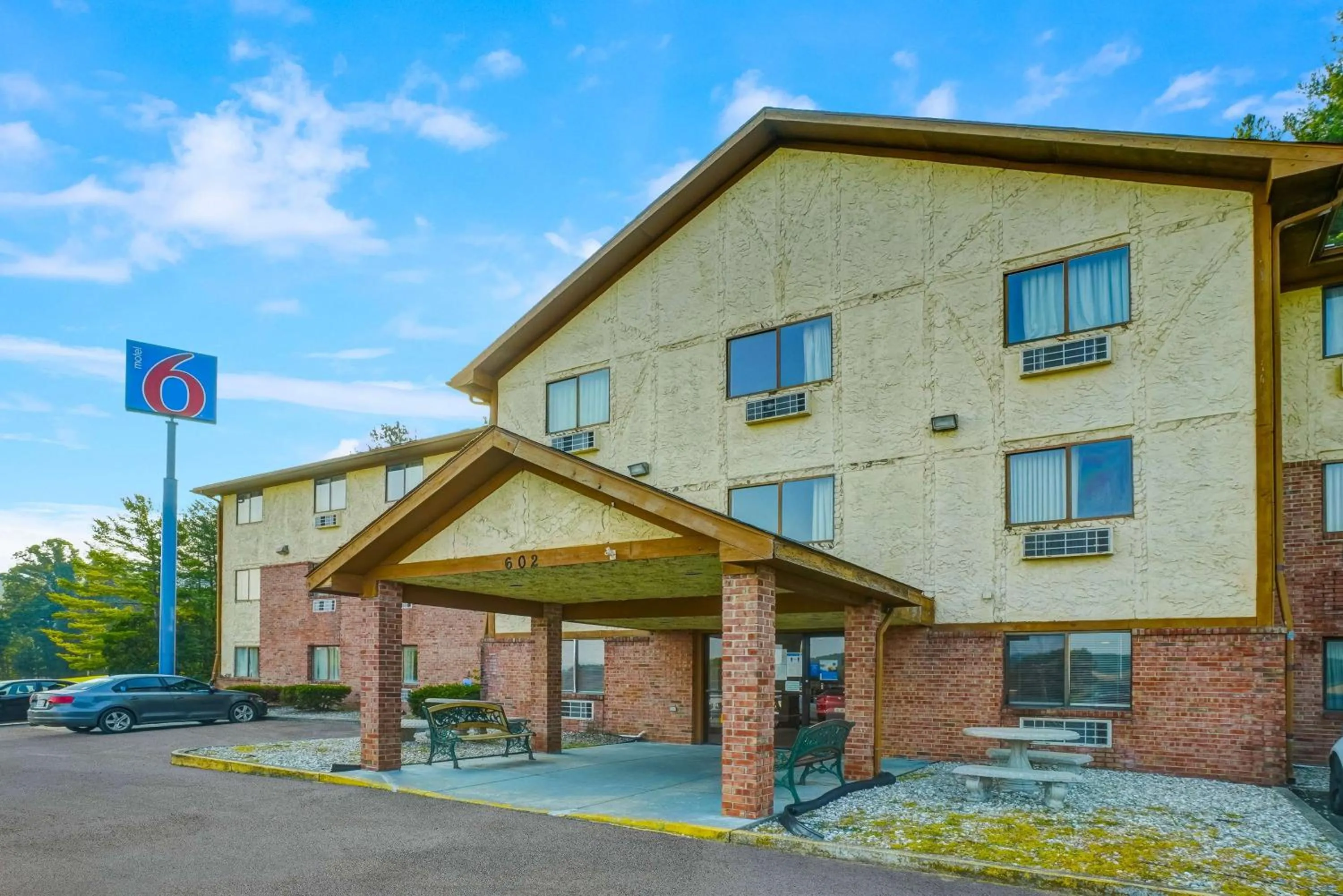 Property building in Motel 6 Morehead, KY