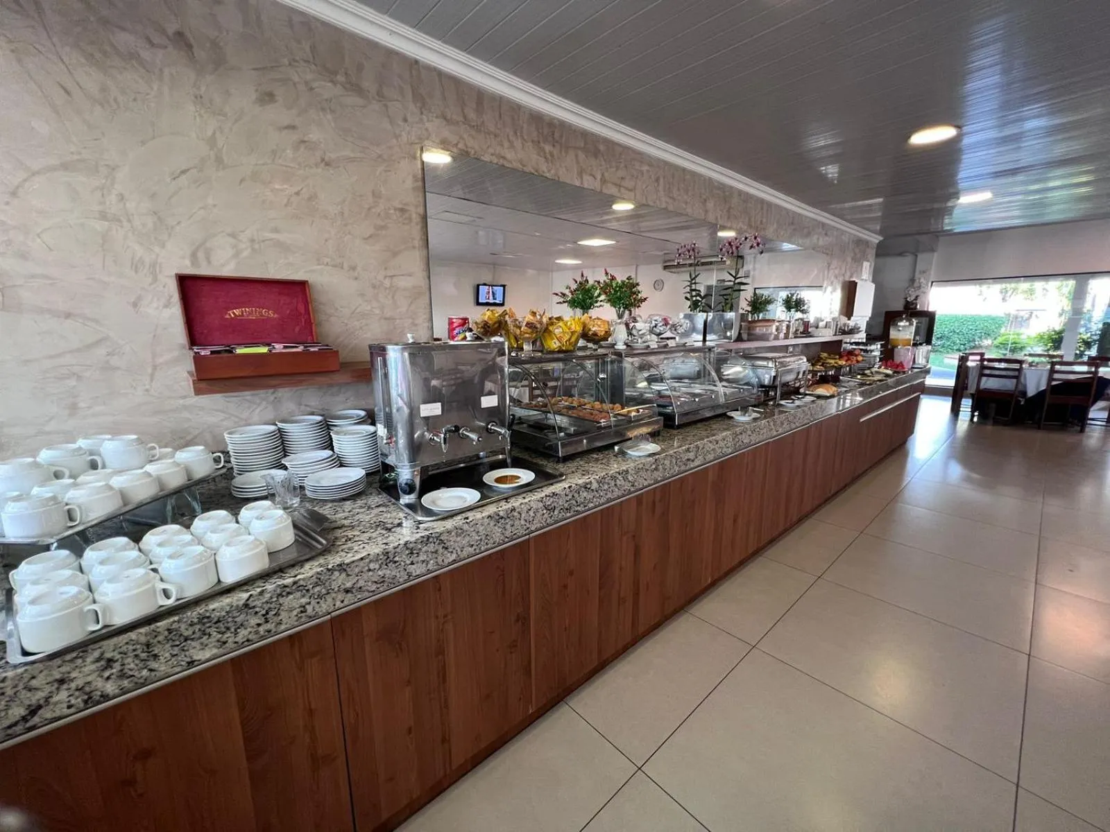 Restaurant/places to eat in Rio Claro Plaza Hotel
