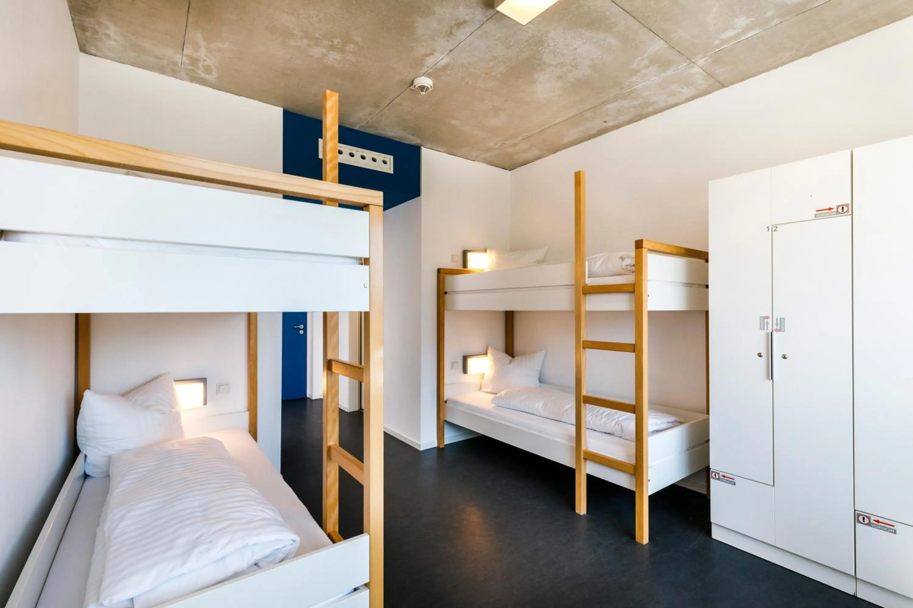 Photo of the whole room, Bed in Jugendherberge Schweinfurt