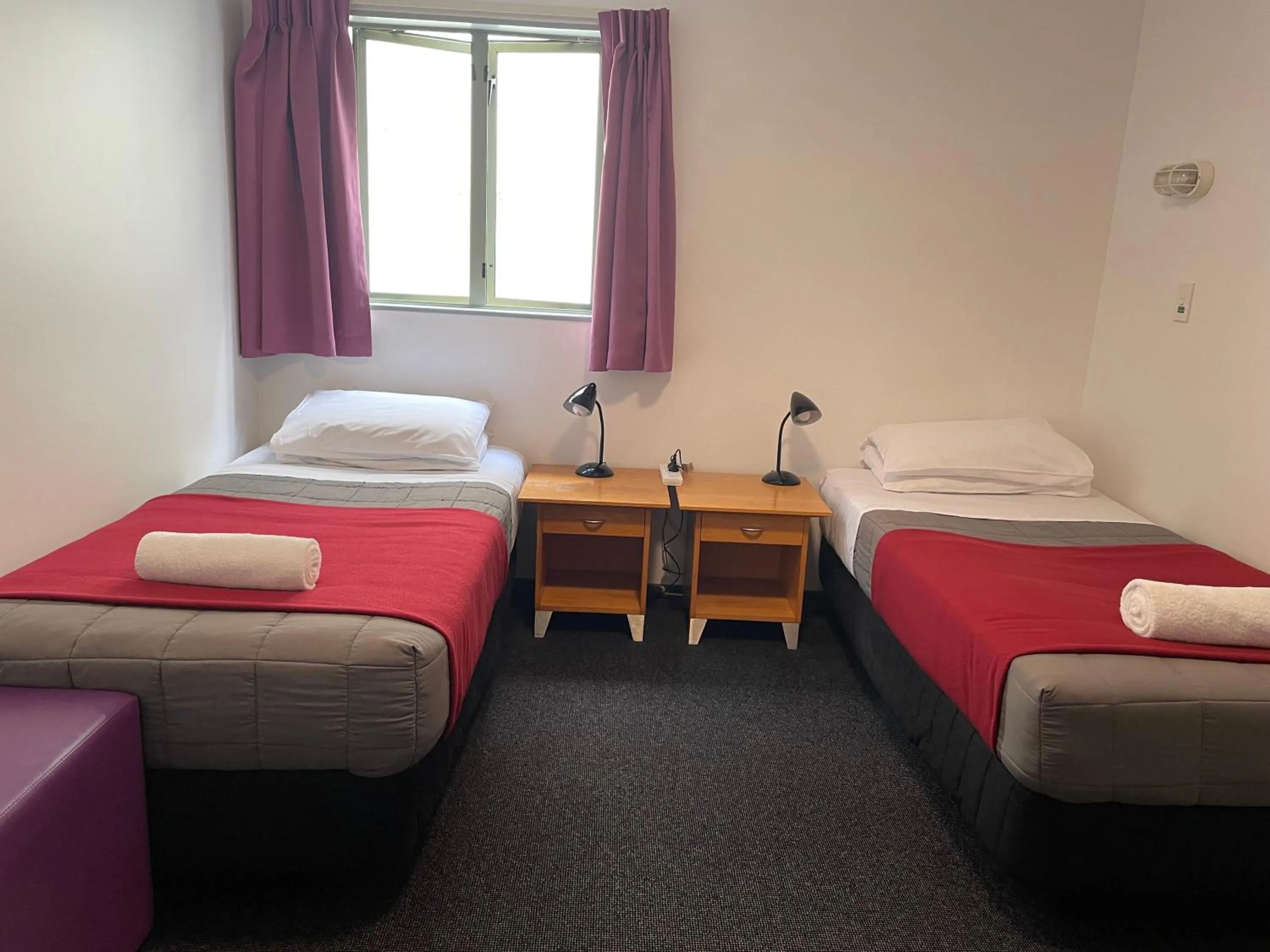 Photo of the whole room, Bed in YHA Nelson