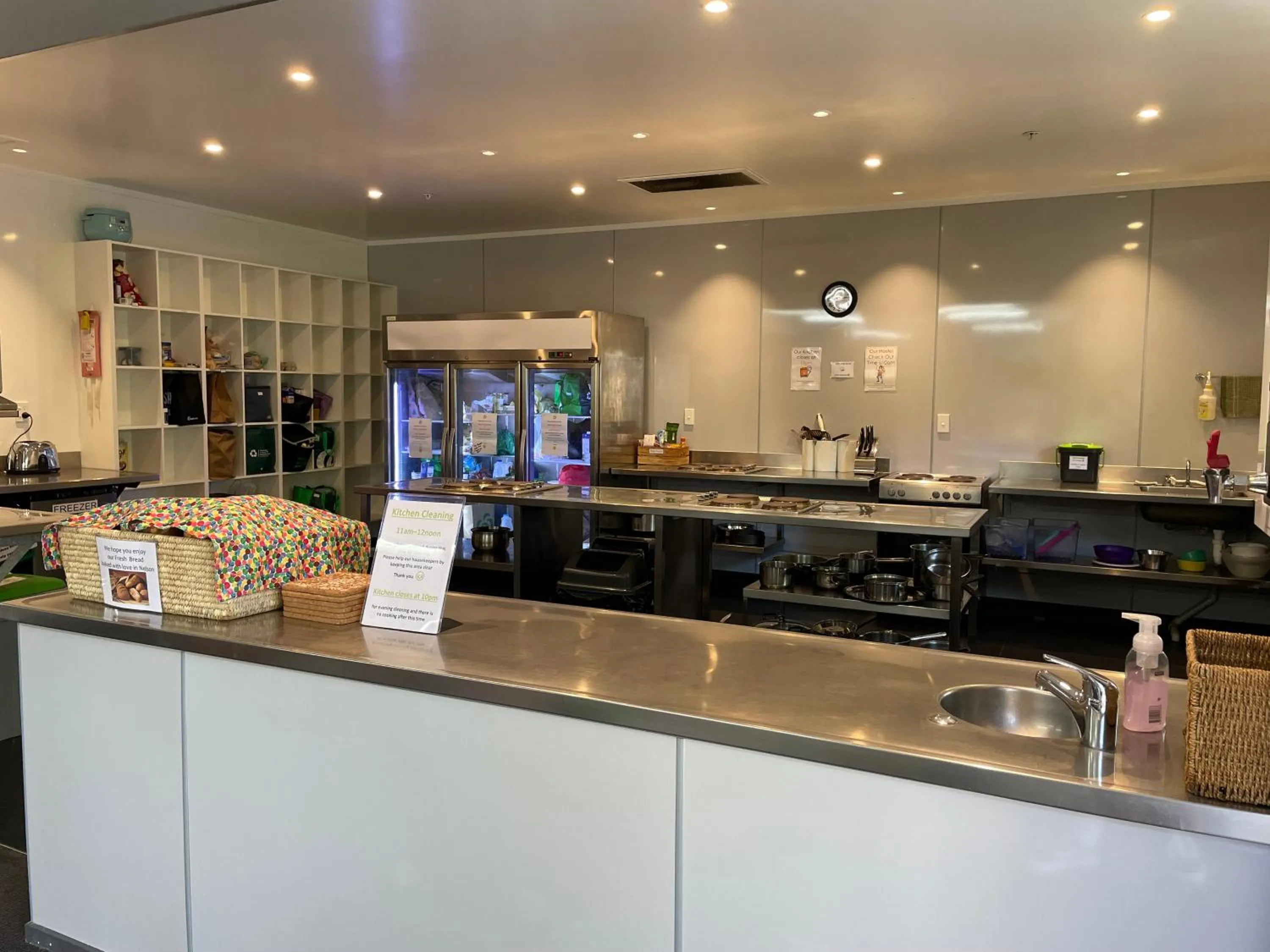 microwave in YHA Nelson