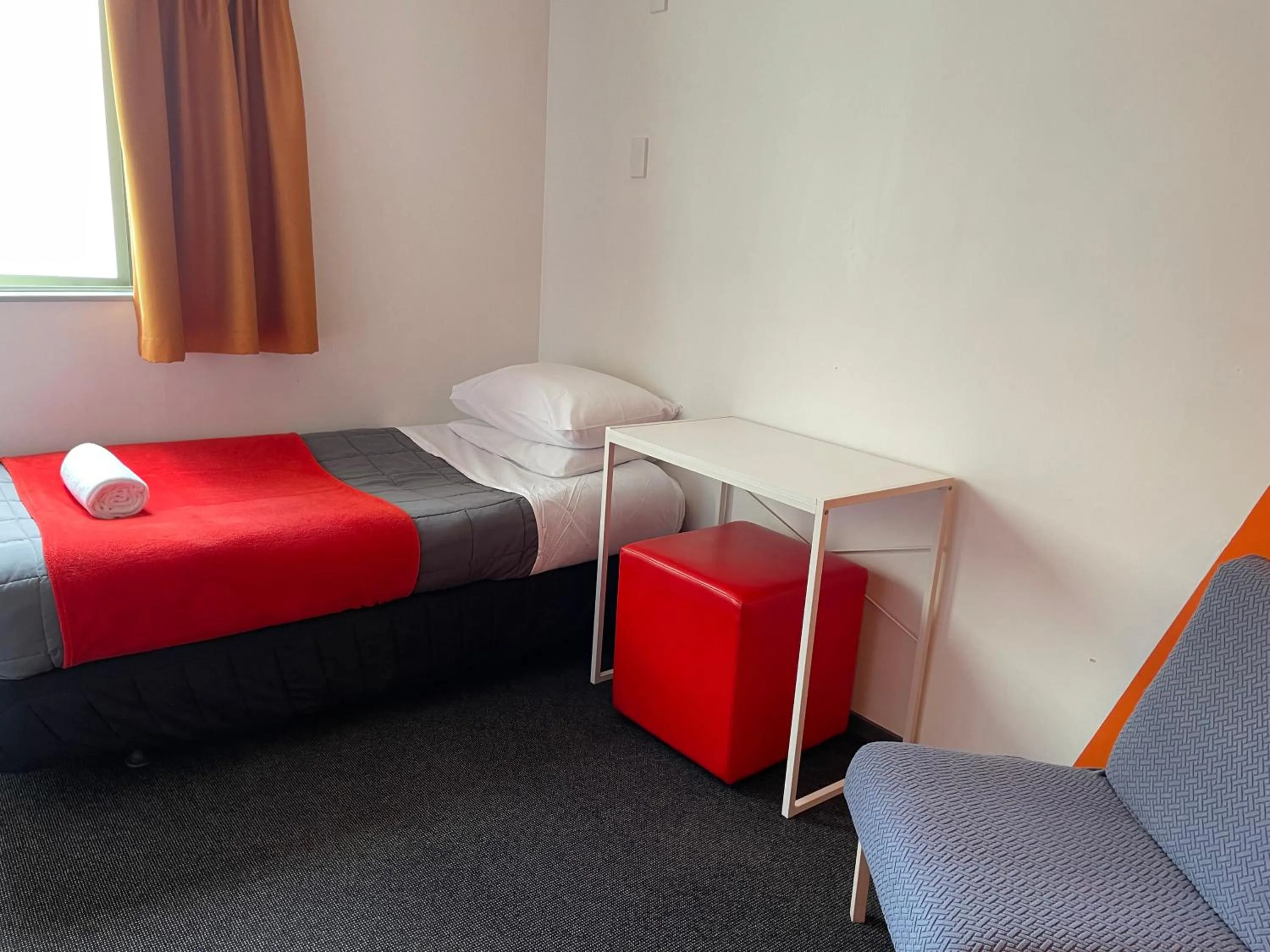 Photo of the whole room, Bed in YHA Nelson