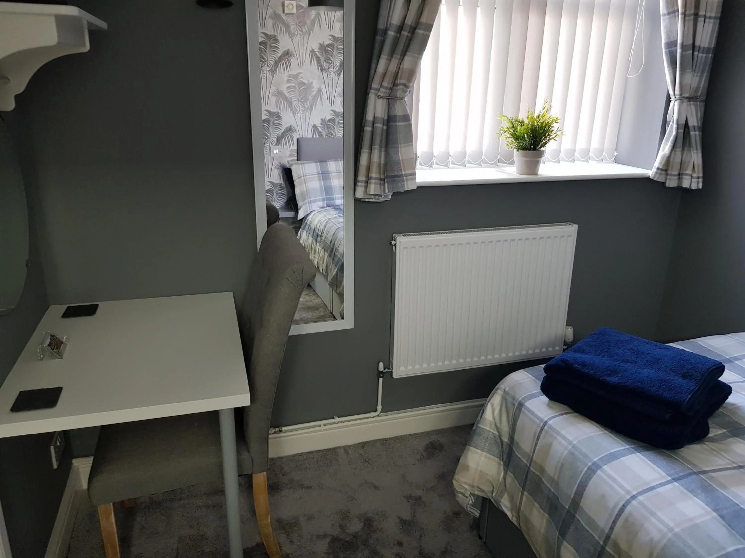 Bedroom, Bed in Chatterley House