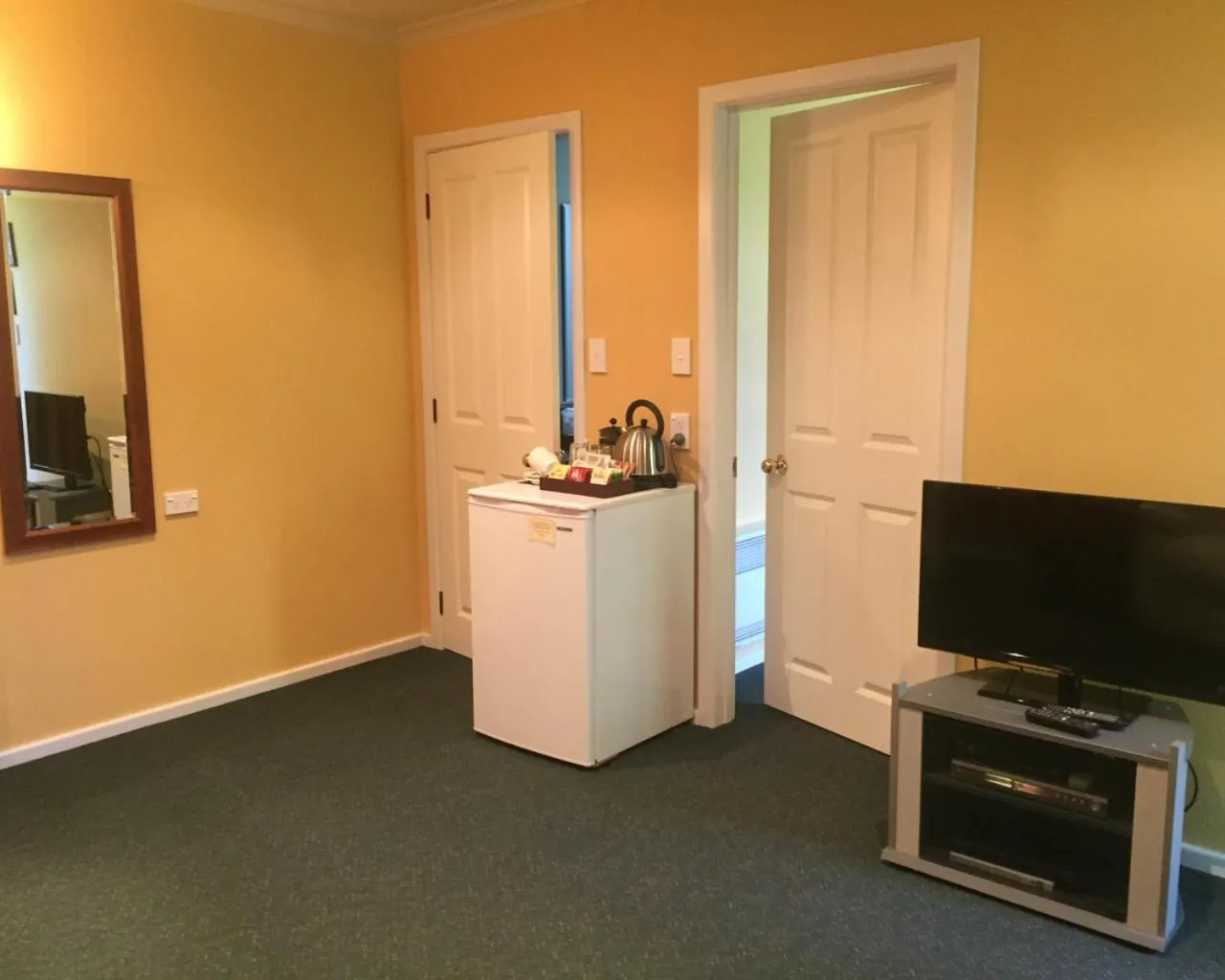 Living room in Lake Roxburgh Lodge