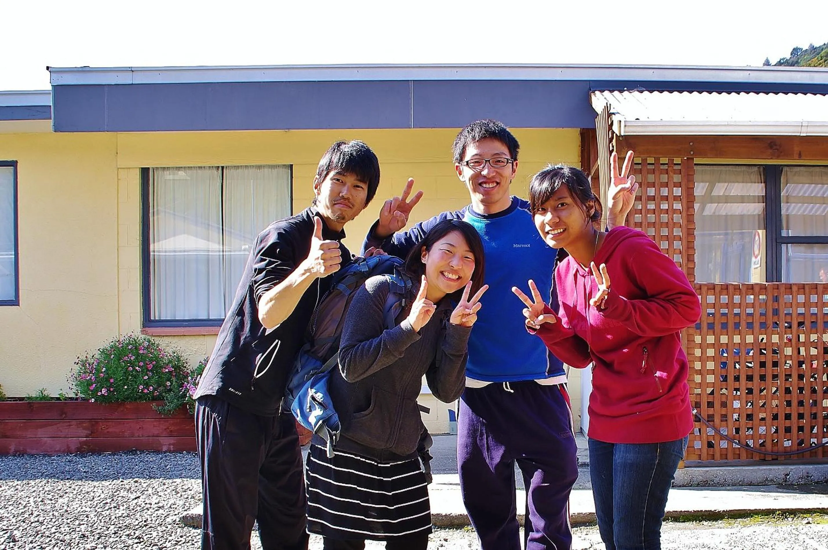 People in Sequoia Lodge Backpackers