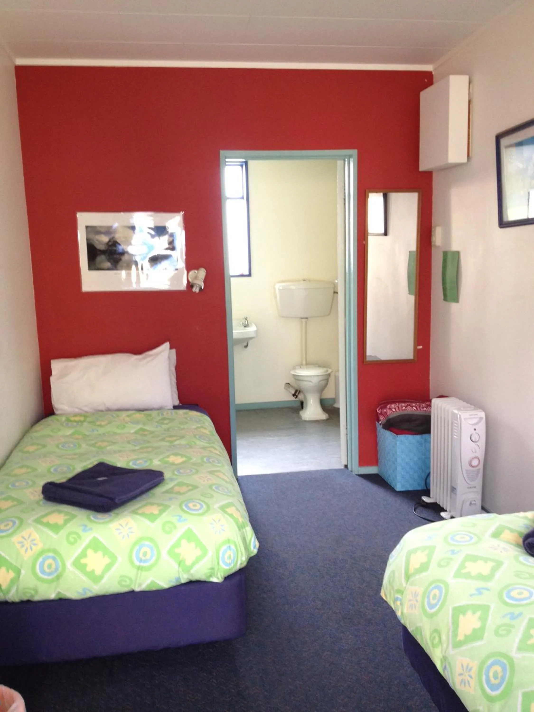 Bed in Sequoia Lodge Backpackers