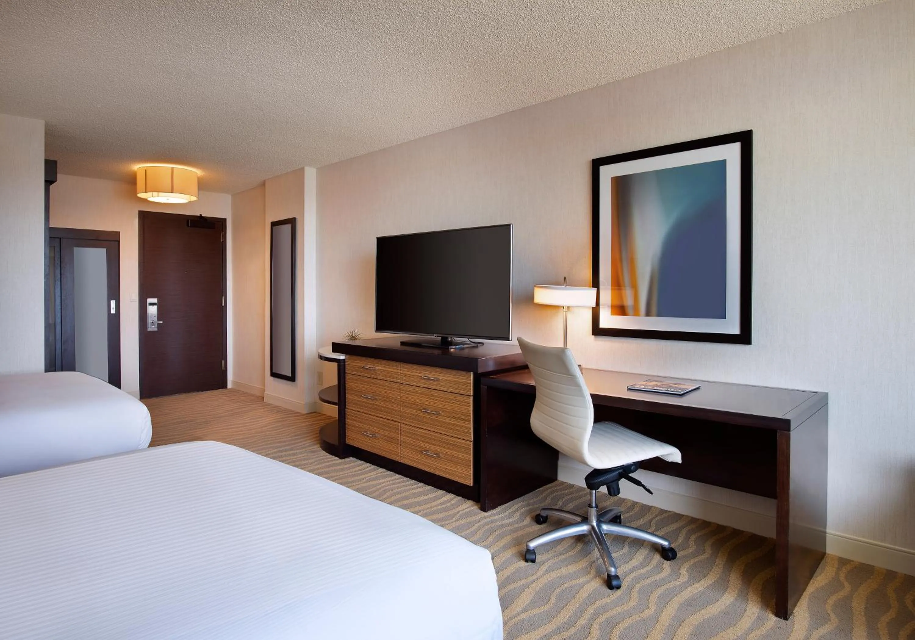 Bedroom, Bed in DoubleTree by Hilton San Diego-Mission Valley