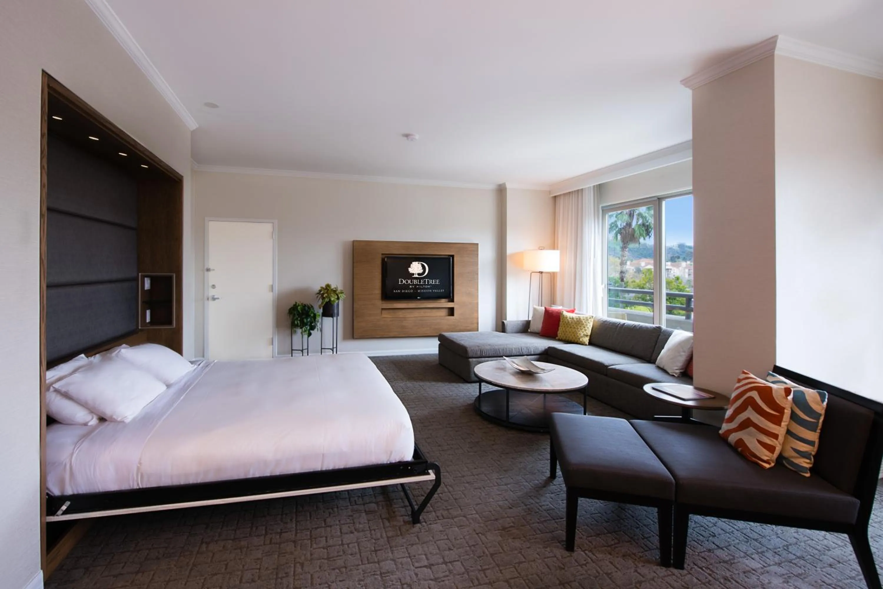 Bed in DoubleTree by Hilton San Diego-Mission Valley