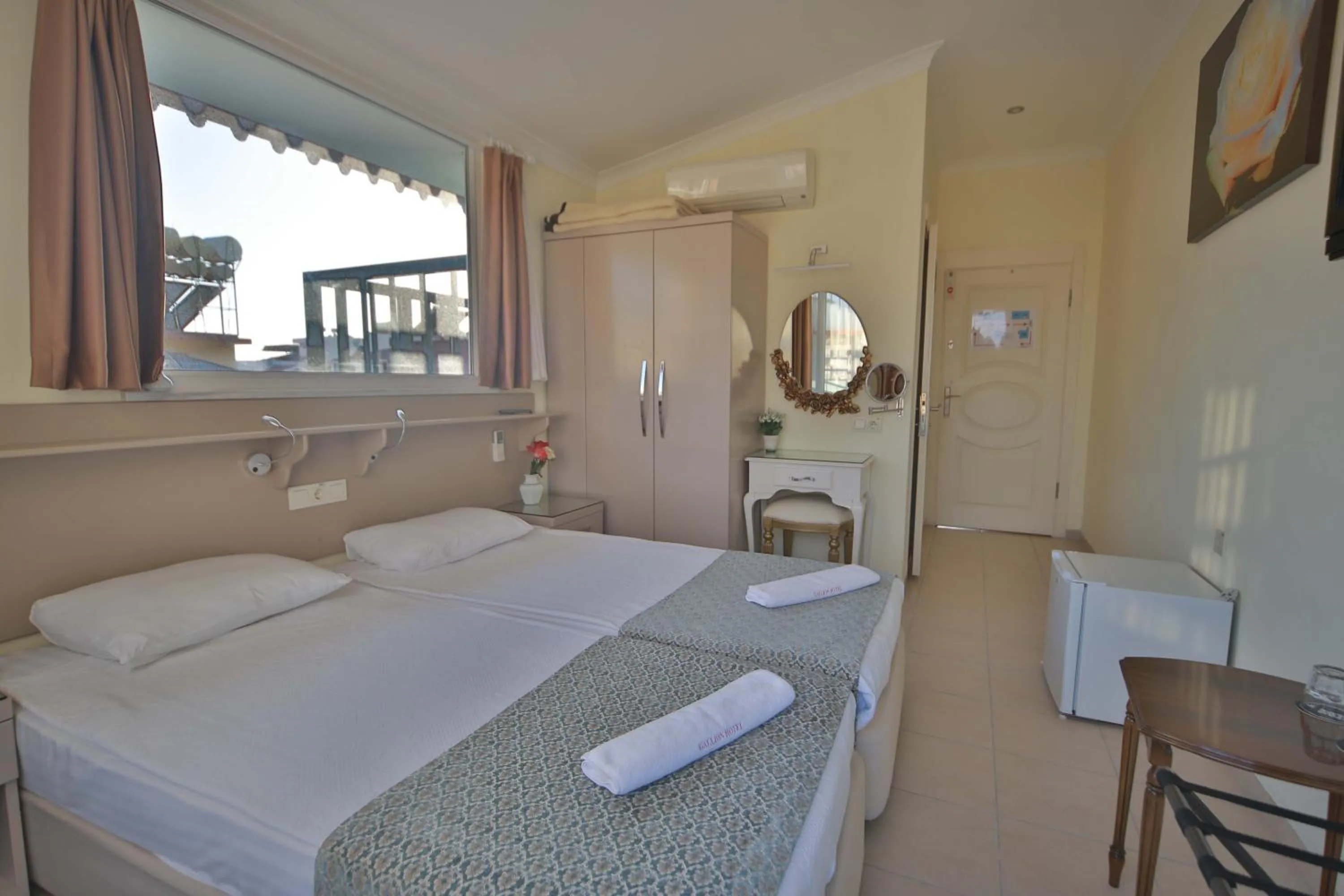 Photo of the whole room in Gallion Hotel