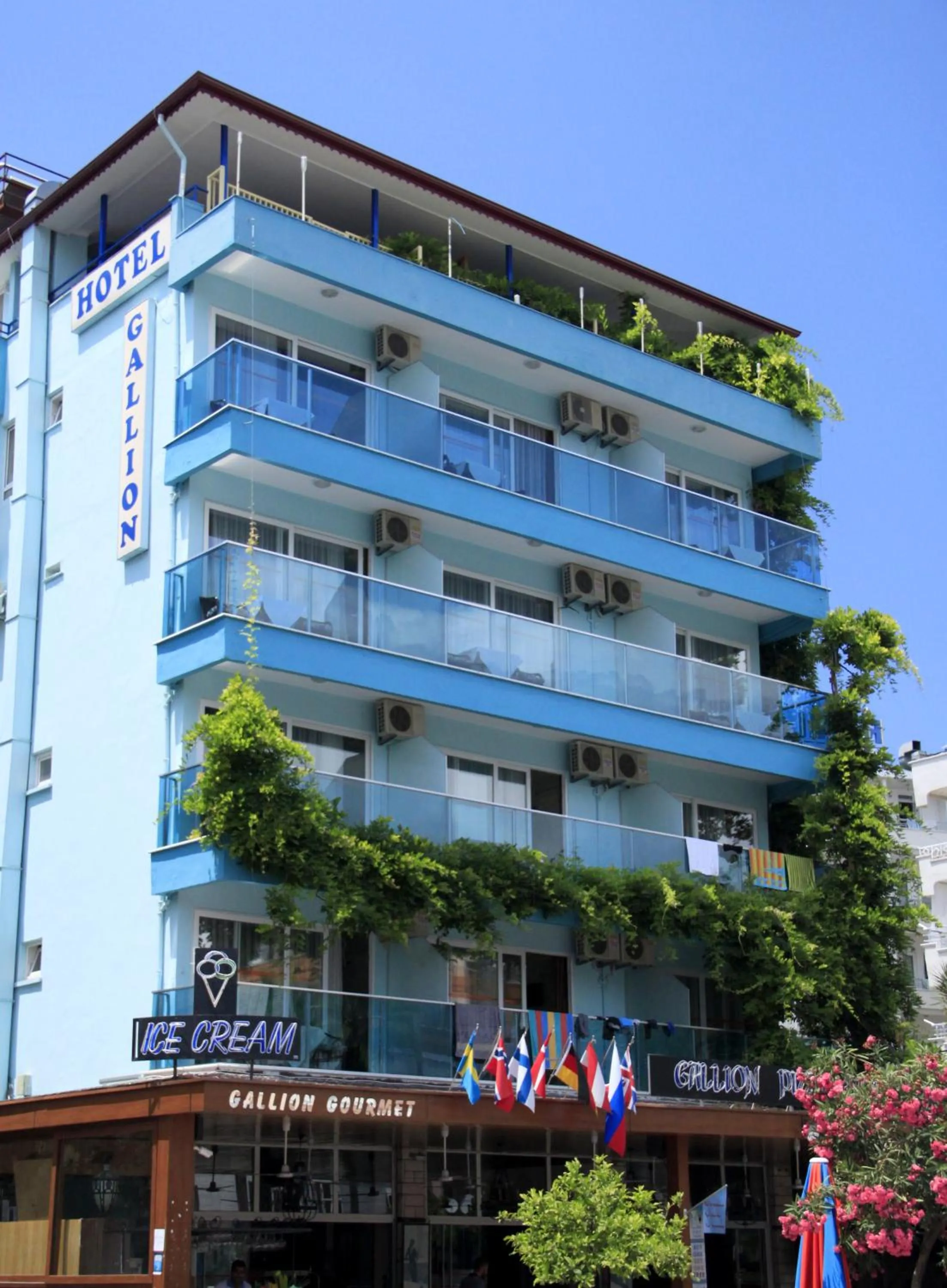 Facade/entrance in Gallion Hotel