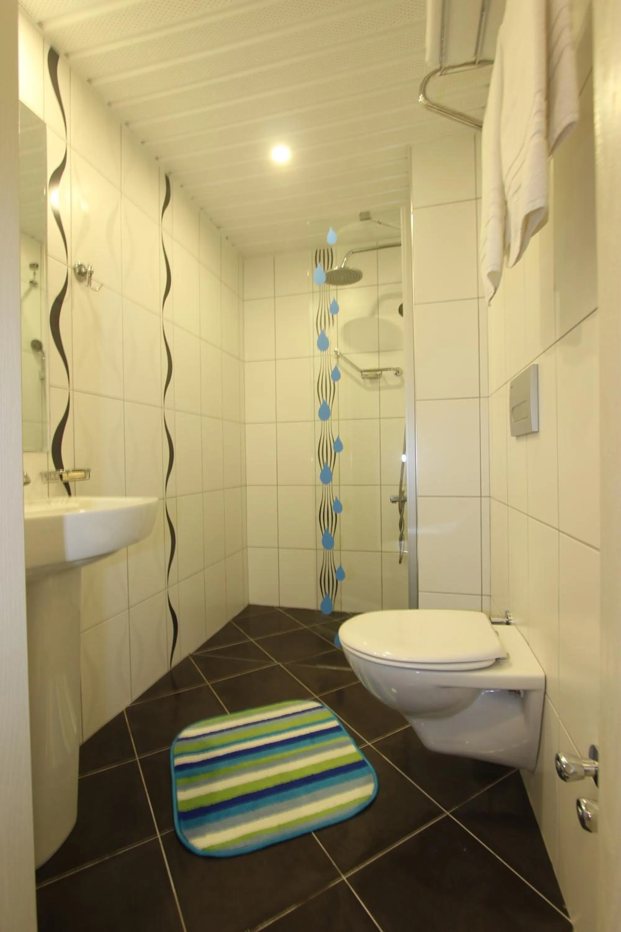 Bathroom in Gallion Hotel