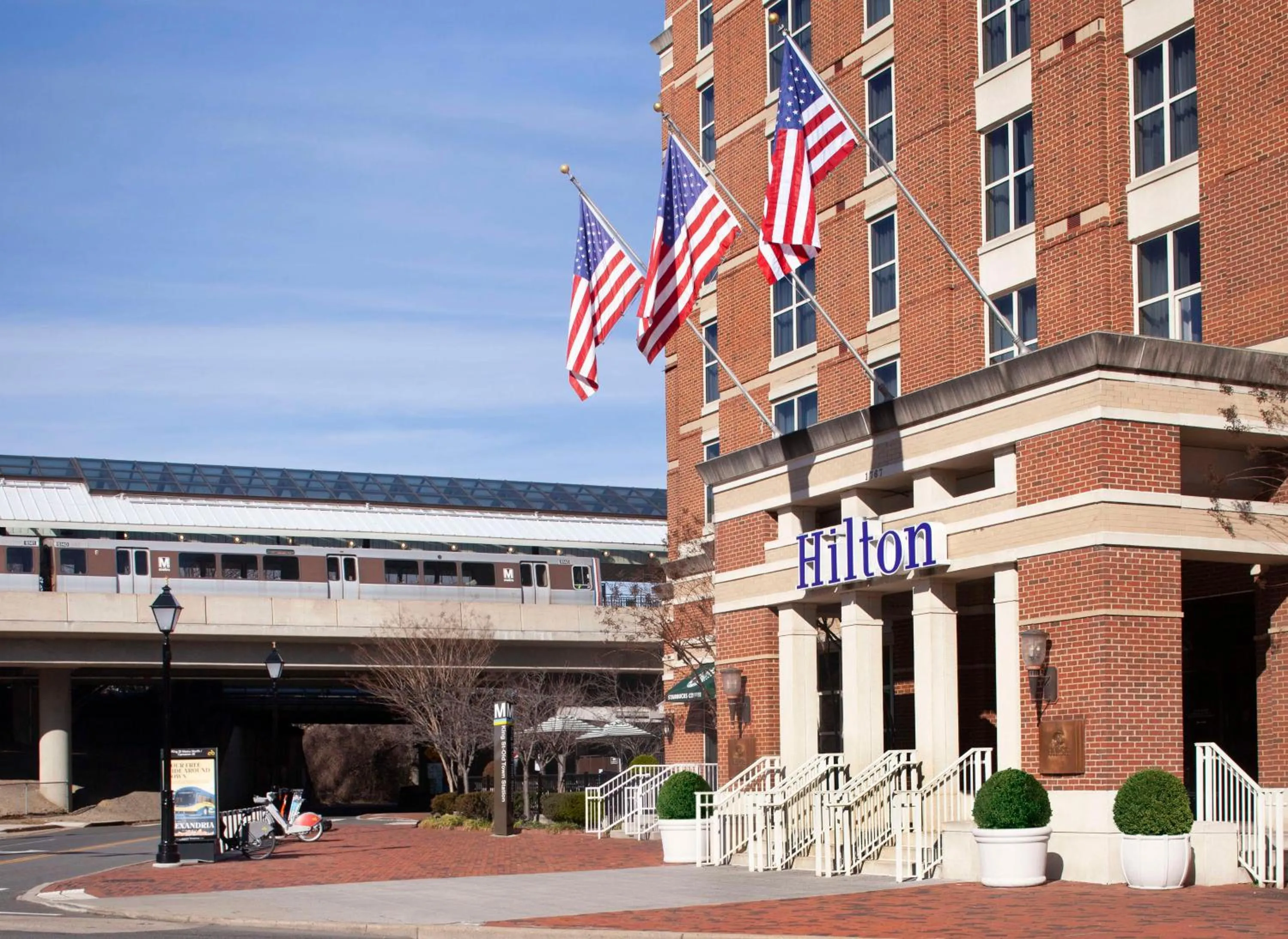 Property building in Hilton Alexandria Old Town