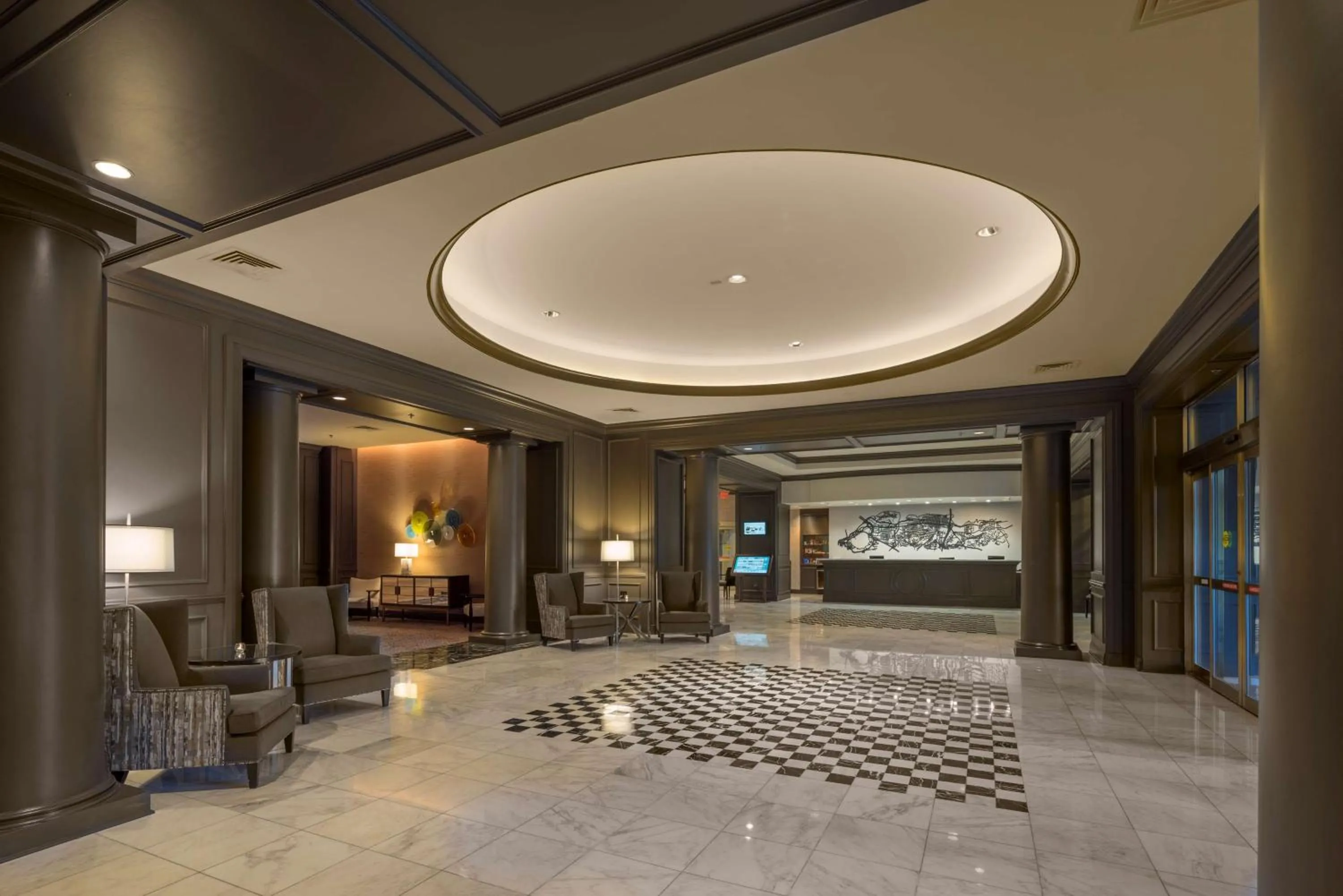 Lobby or reception in Hilton Alexandria Old Town