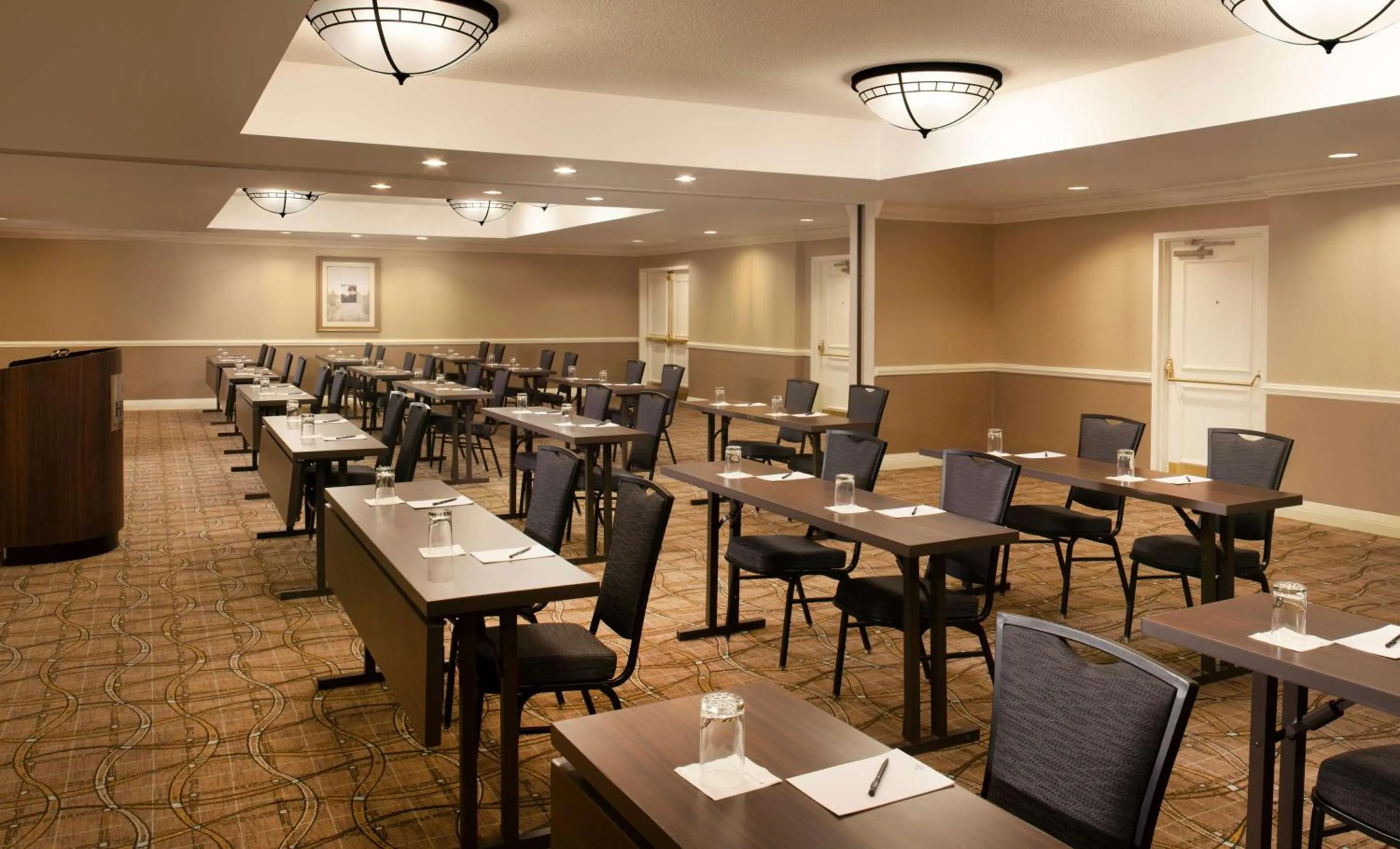 Meeting/conference room in Hilton Alexandria Old Town