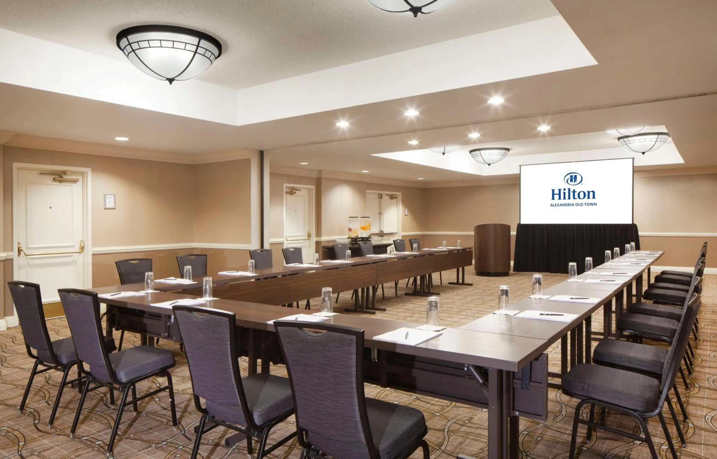 Meeting/conference room in Hilton Alexandria Old Town