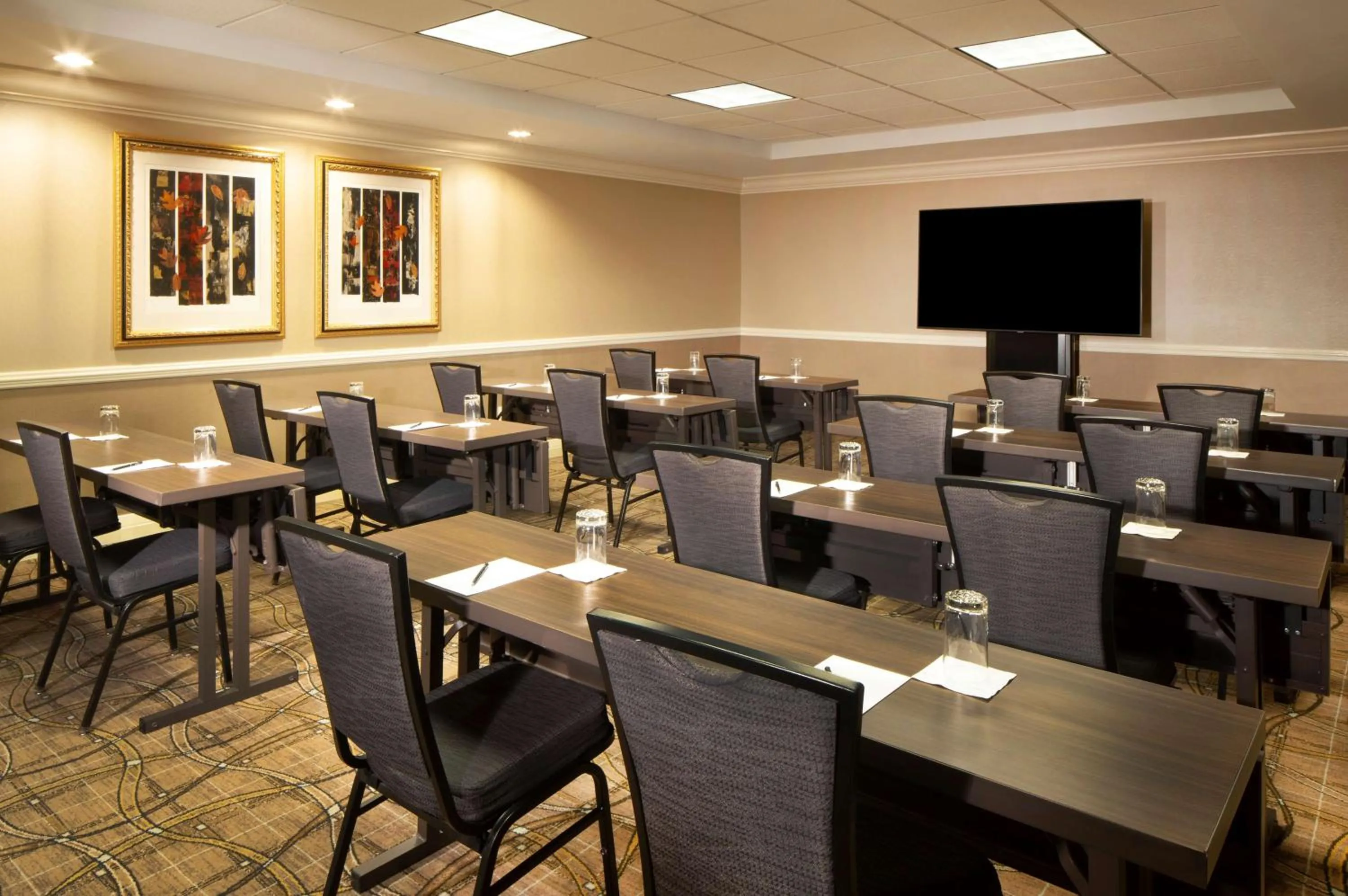 Meeting/conference room in Hilton Alexandria Old Town