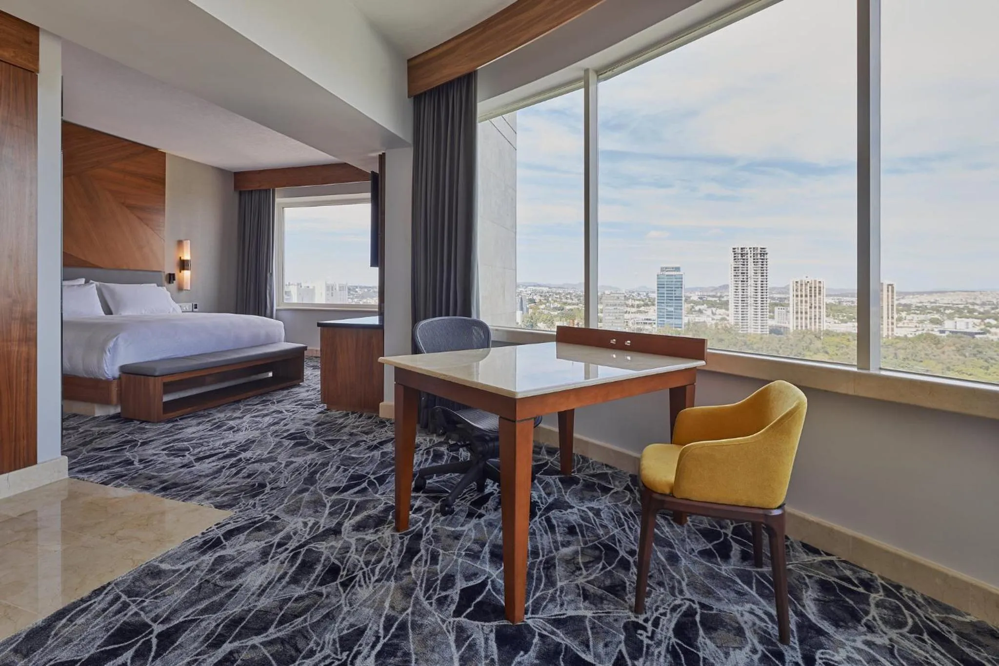 Photo of the whole room, Bed in Grand Fiesta Americana Guadalajara Country Club