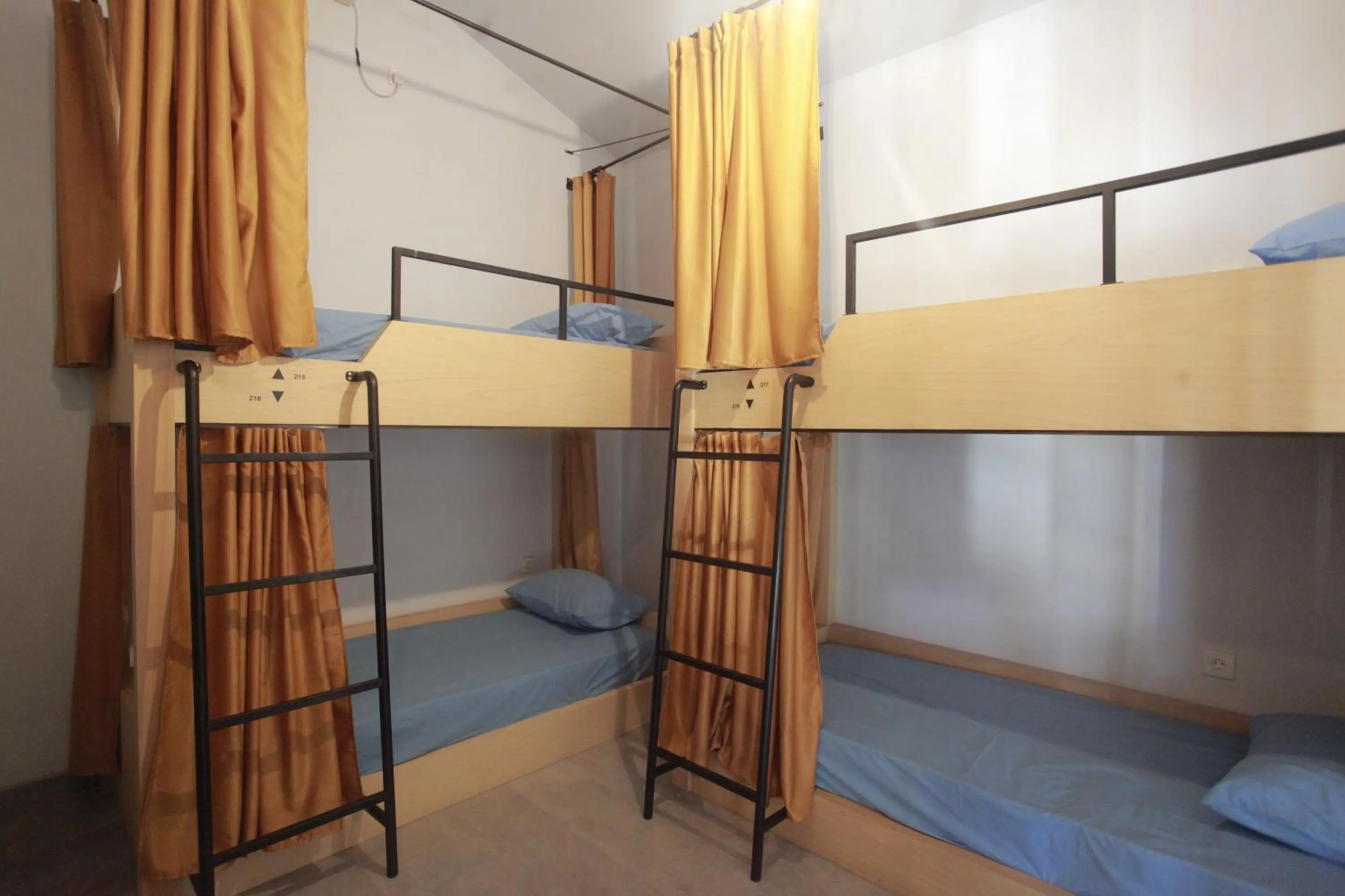 Bedroom, Bed in Beach Hut Hostel