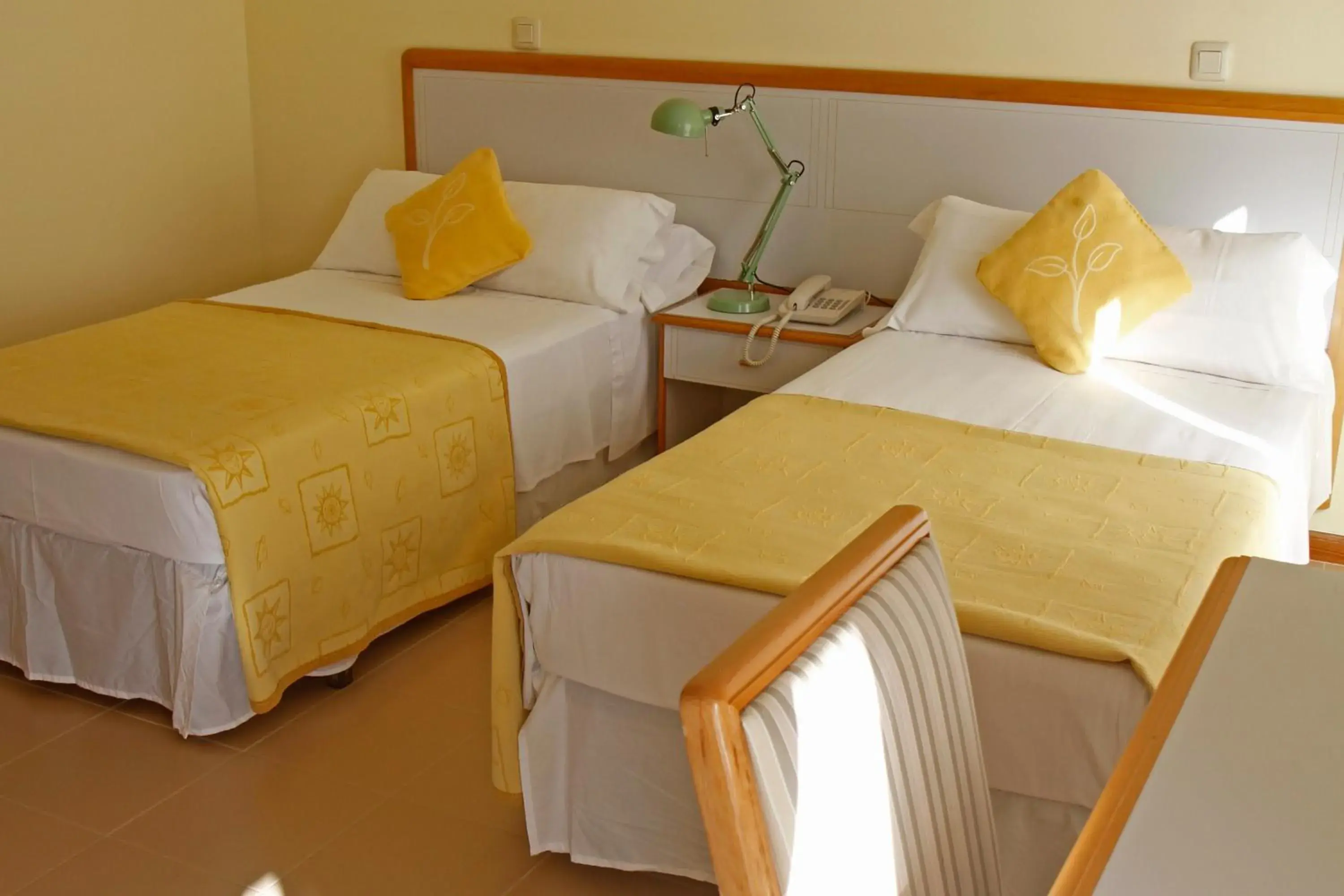 Standard Twin Room in Hotel Playa de Merón Standard Twin Room in Hotel Playa de Merón